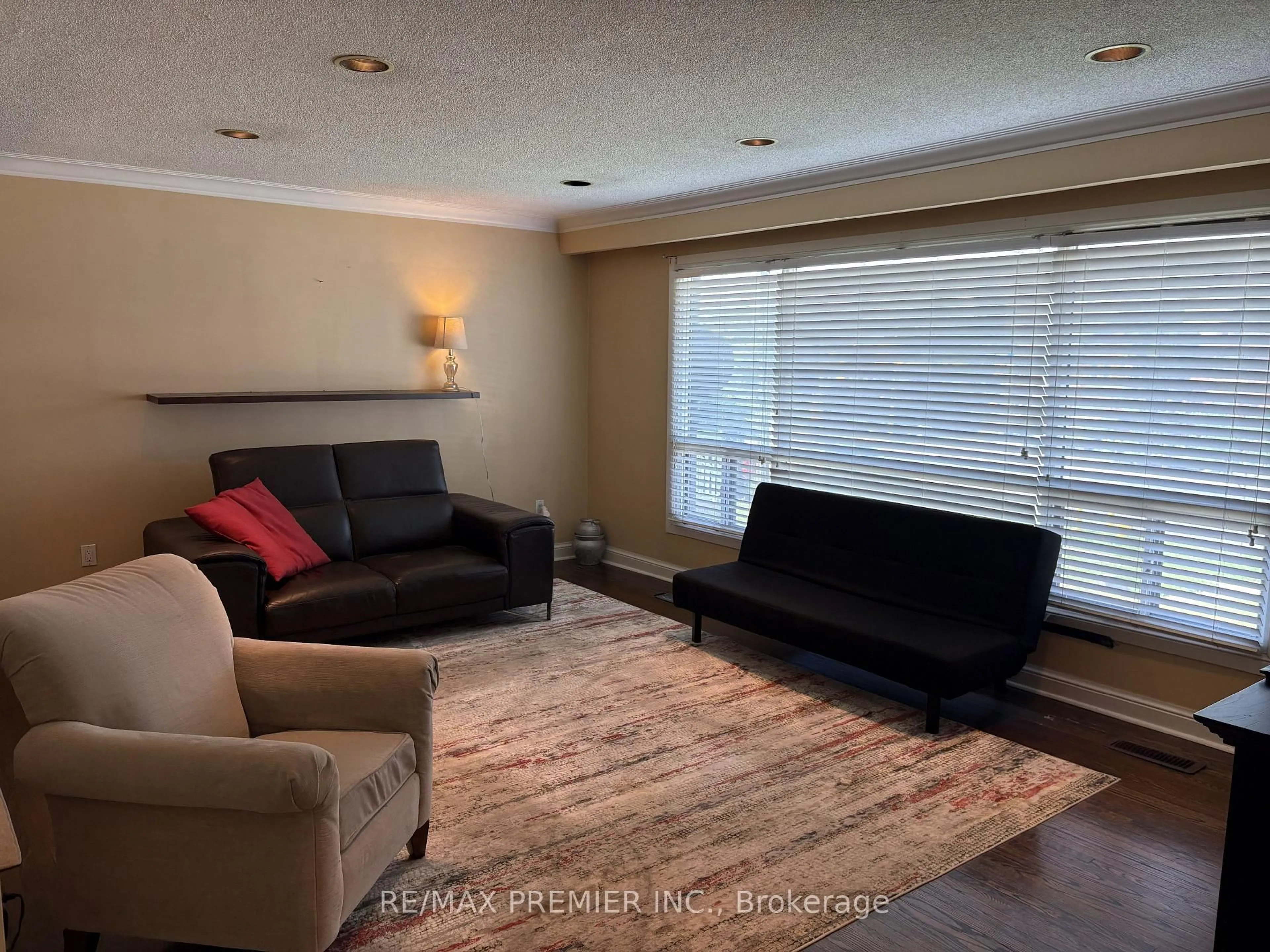 Living room with furniture, unknown for 2979 Weston Rd, Toronto Ontario M9M 2T1