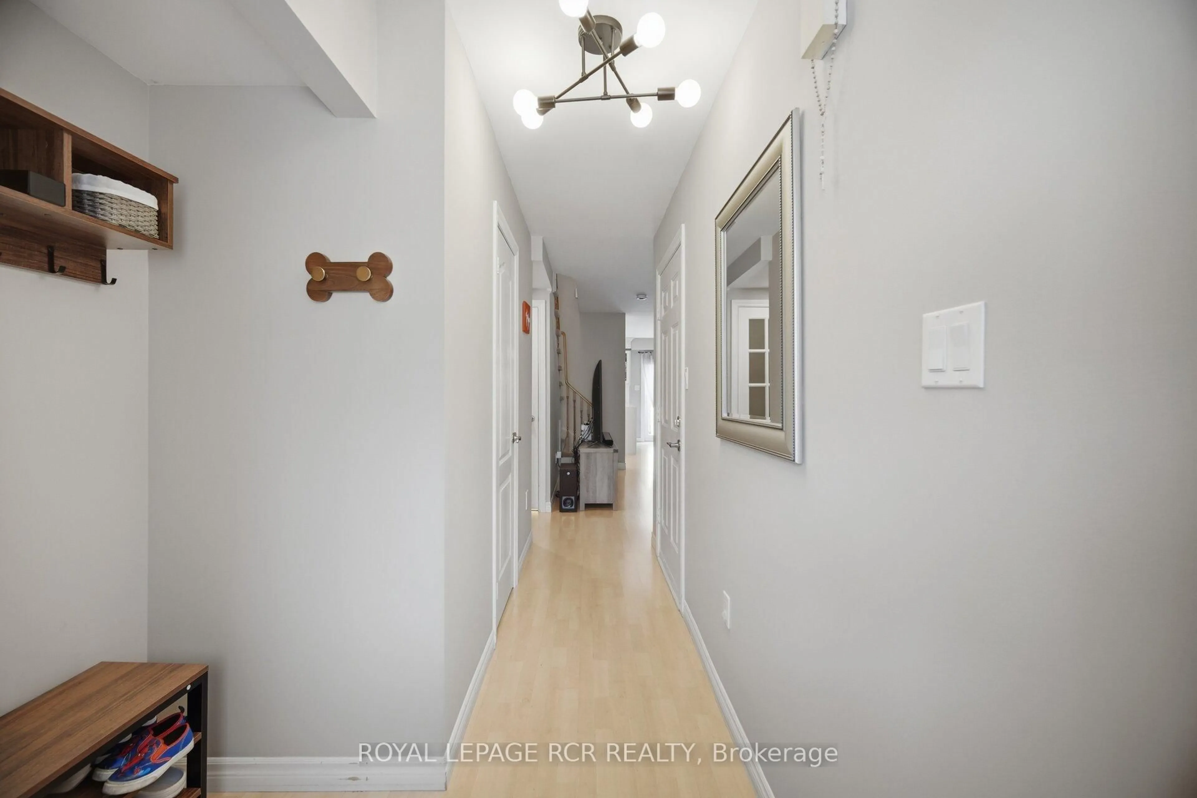 Indoor entryway for 31 Alderbrook Pl, Caledon Ontario L7E 1Y6