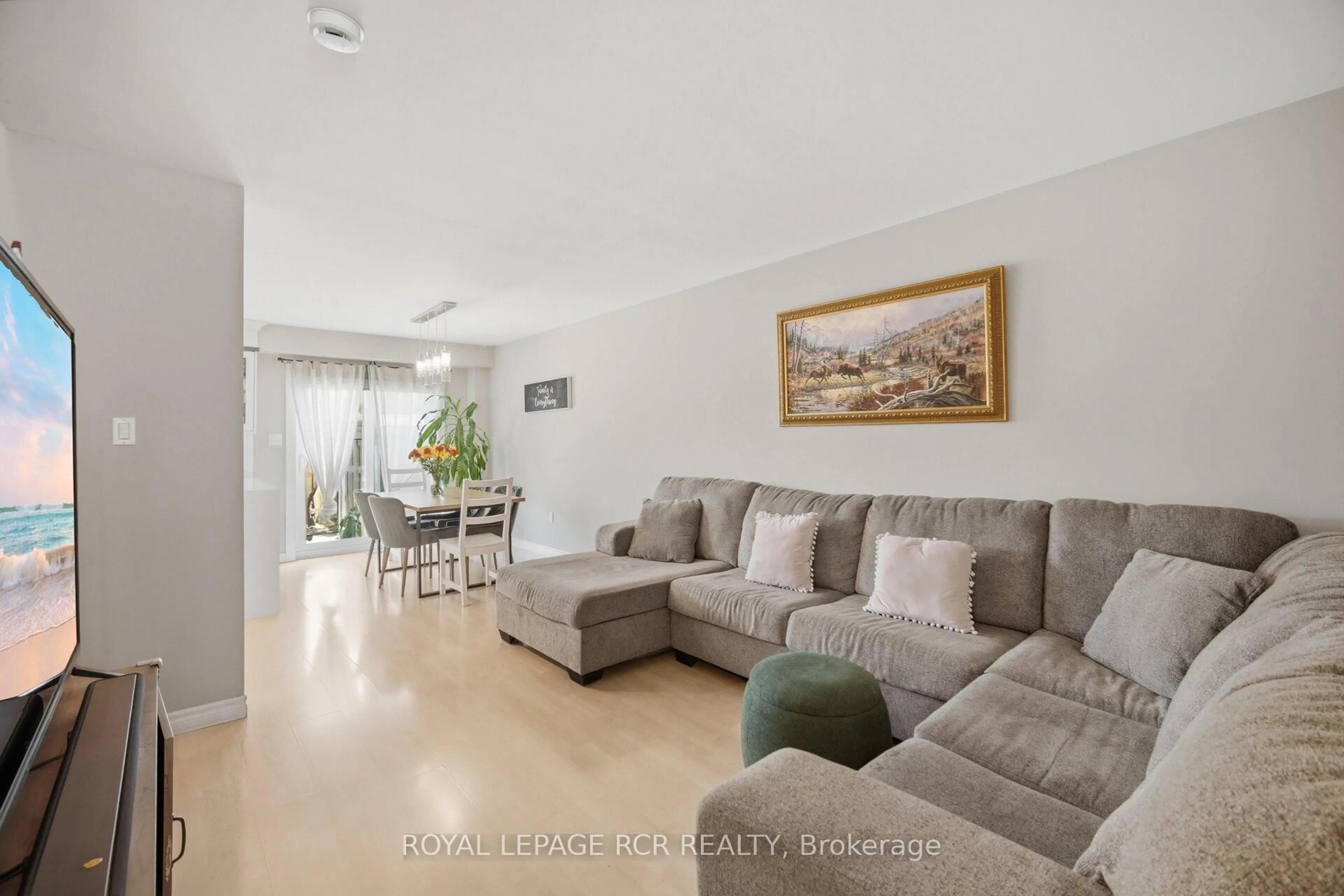 Living room with furniture, unknown for 31 Alderbrook Pl, Caledon Ontario L7E 1Y6