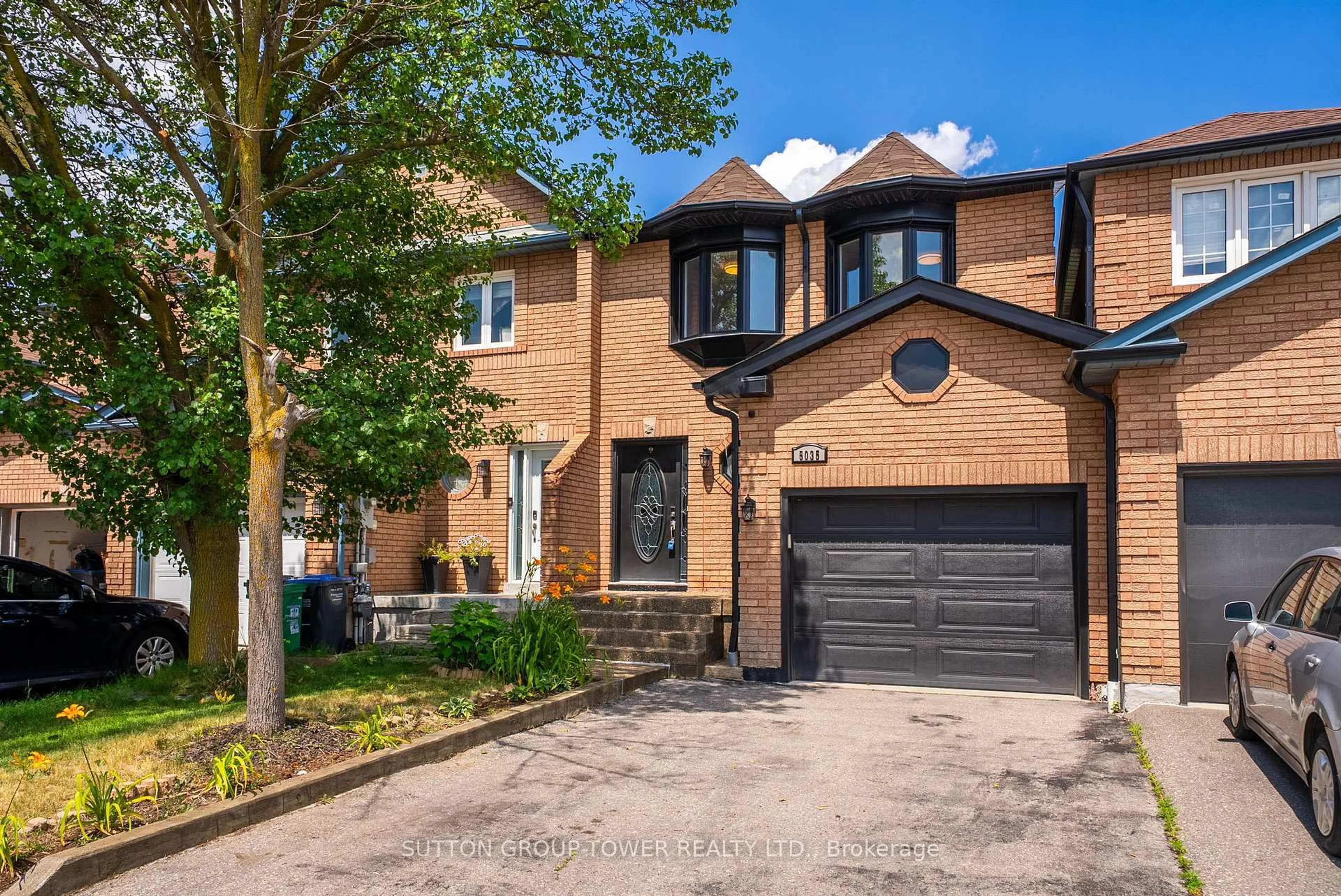 Home with brick exterior material, street for 5035 Moulin Rouge Cres, Mississauga Ontario L5V 1R6