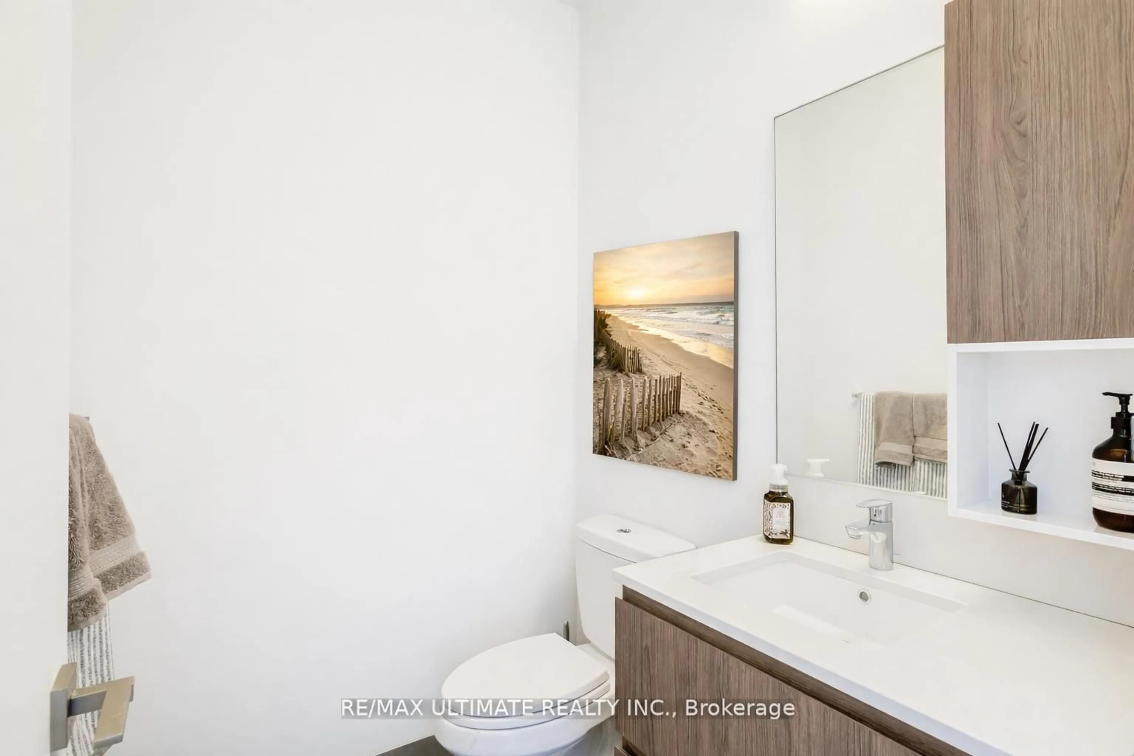 Standard bathroom, ceramic/tile floor for 36 Park Lawn Rd #203, Toronto Ontario M8V 0E5