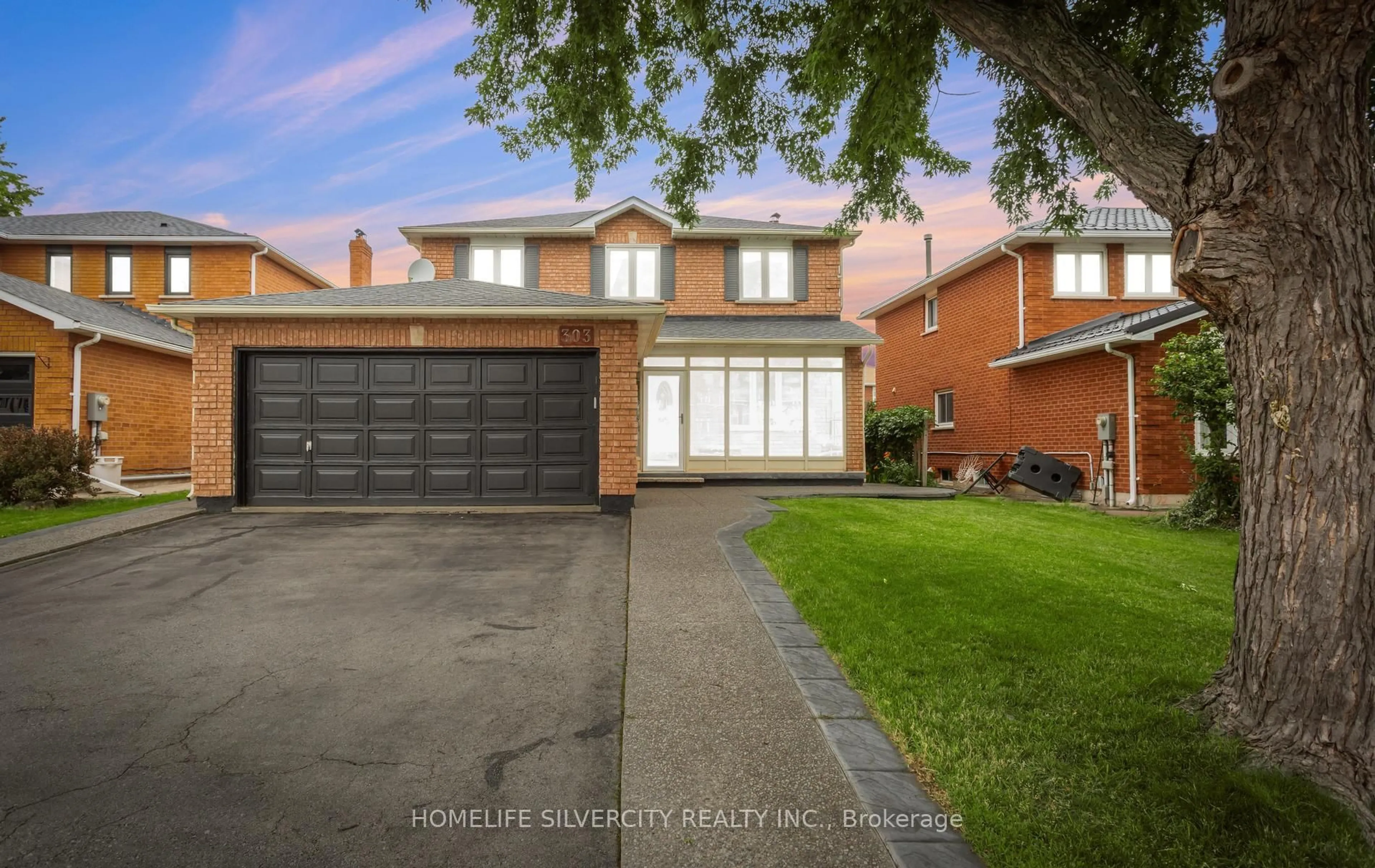 Home with brick exterior material, street for 303 Hickory Circ, Oakville Ontario L6H 4V3
