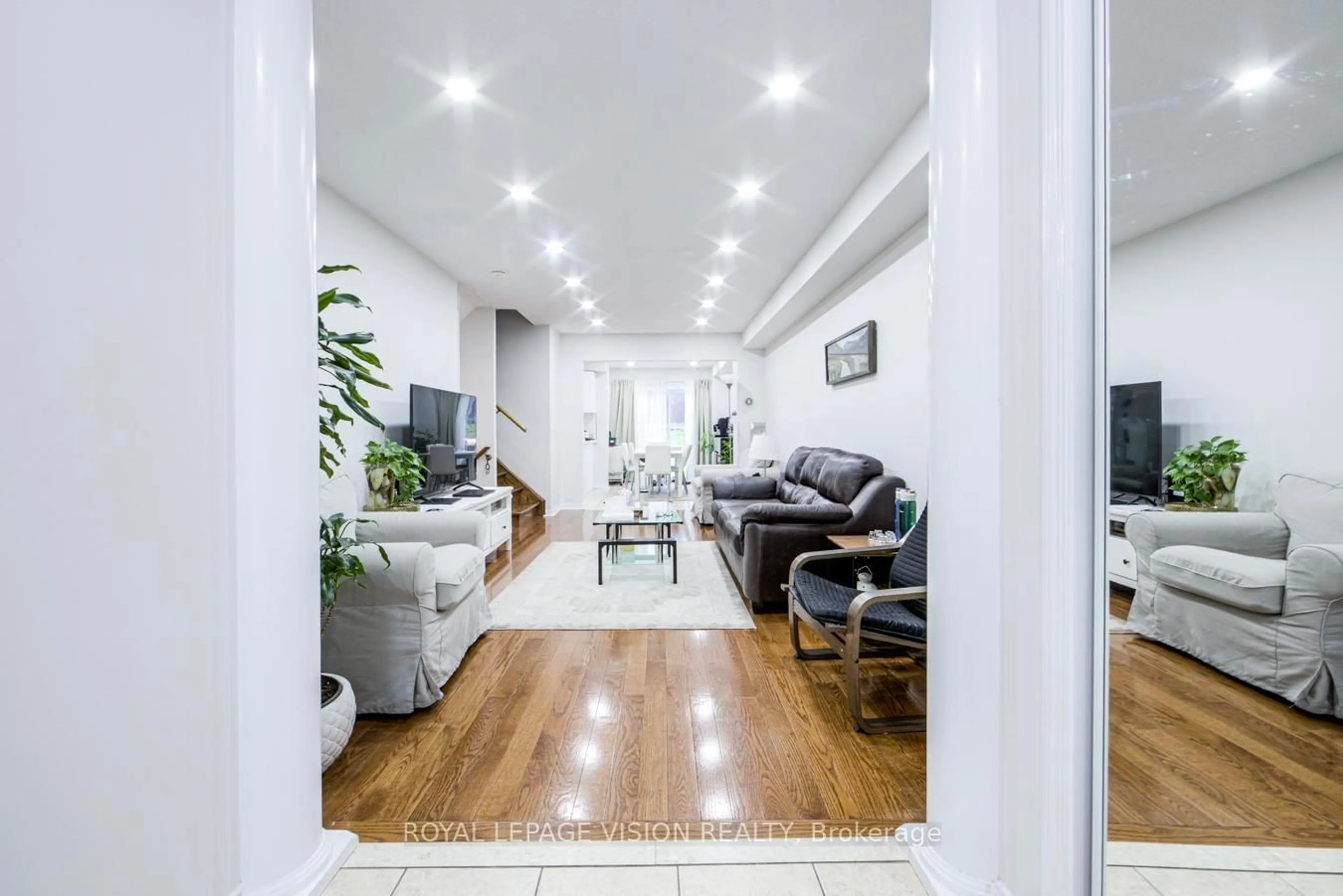Unknown for 359 Bussel Cres, Milton Ontario L9T 0W6