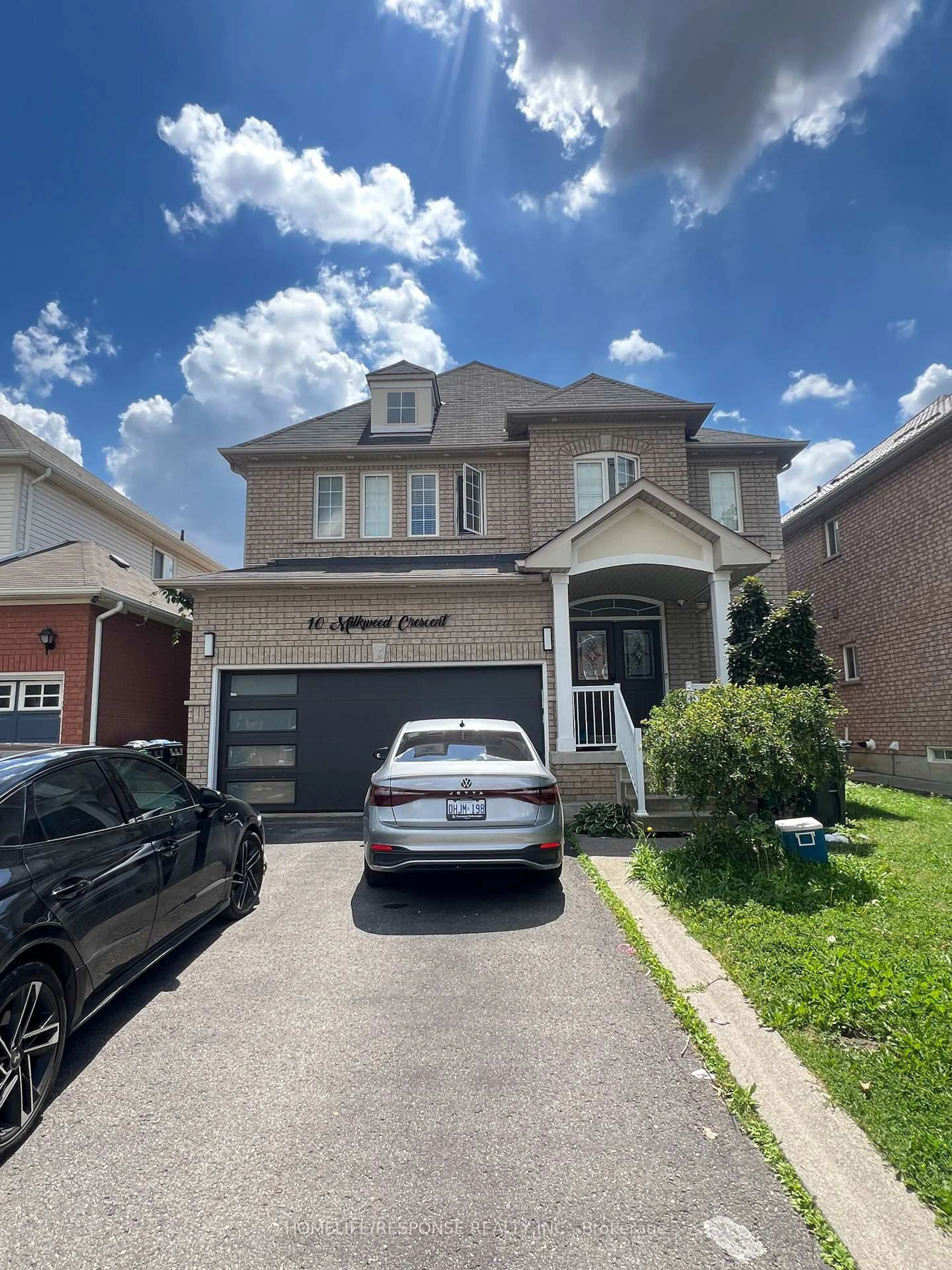 Unknown for 10 MILKWEED Cres, Brampton Ontario L7A 1T8