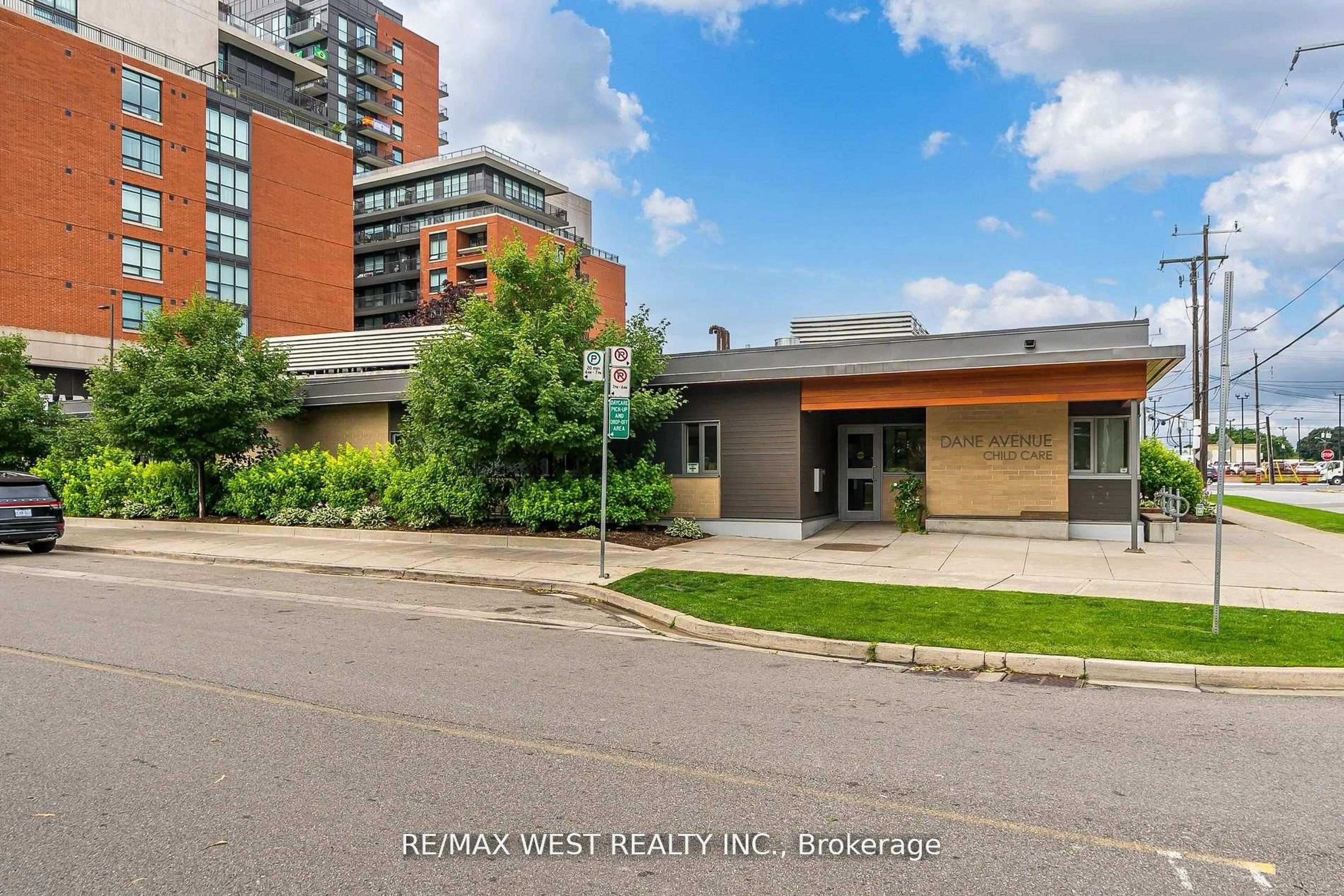 Unknown for 830 Lawrence Ave #803, Toronto Ontario M6A 0A2