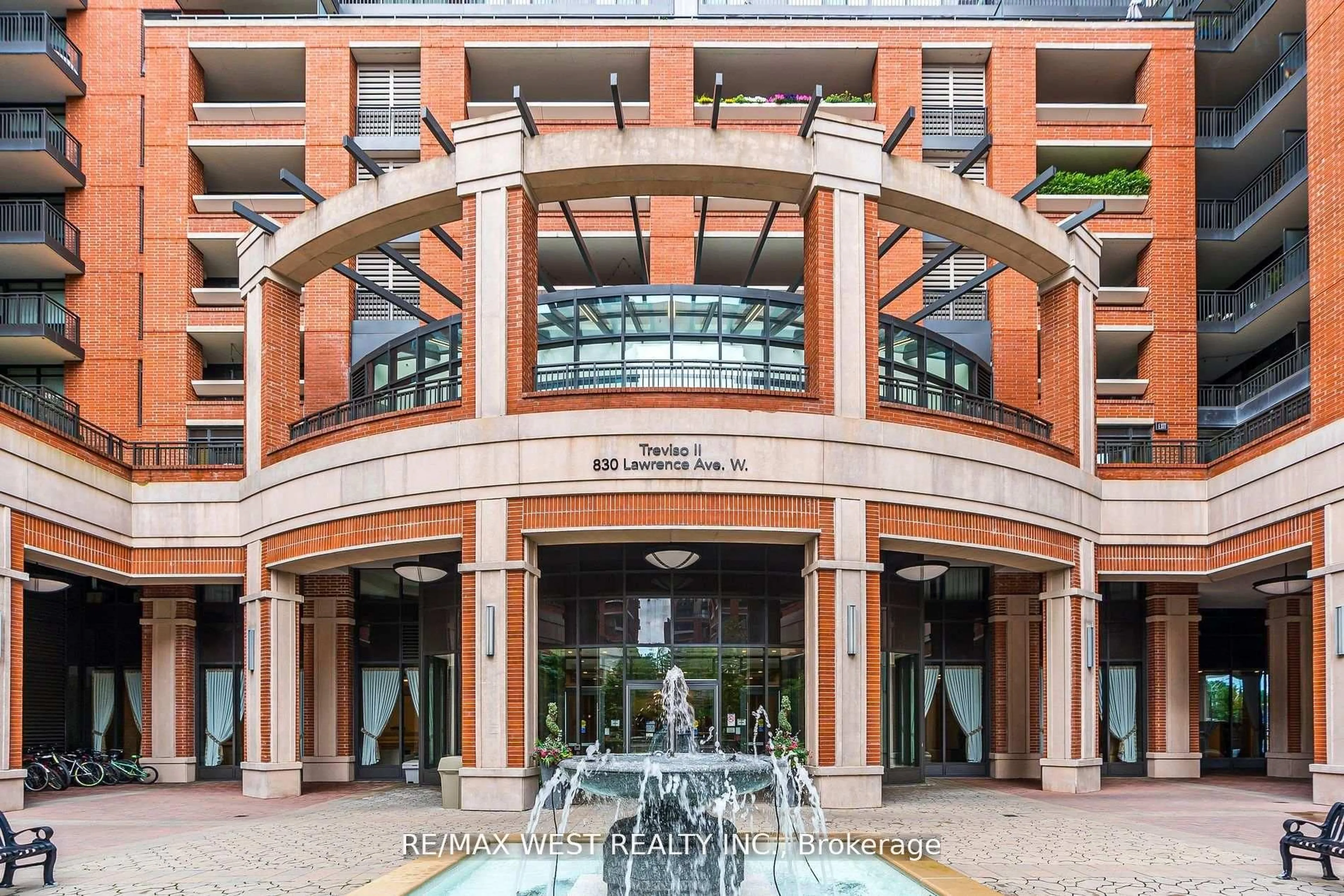 Indoor foyer for 830 Lawrence Ave #803, Toronto Ontario M6A 0A2
