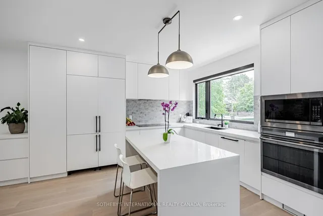 6 Twenty Fifth St, Toronto 3