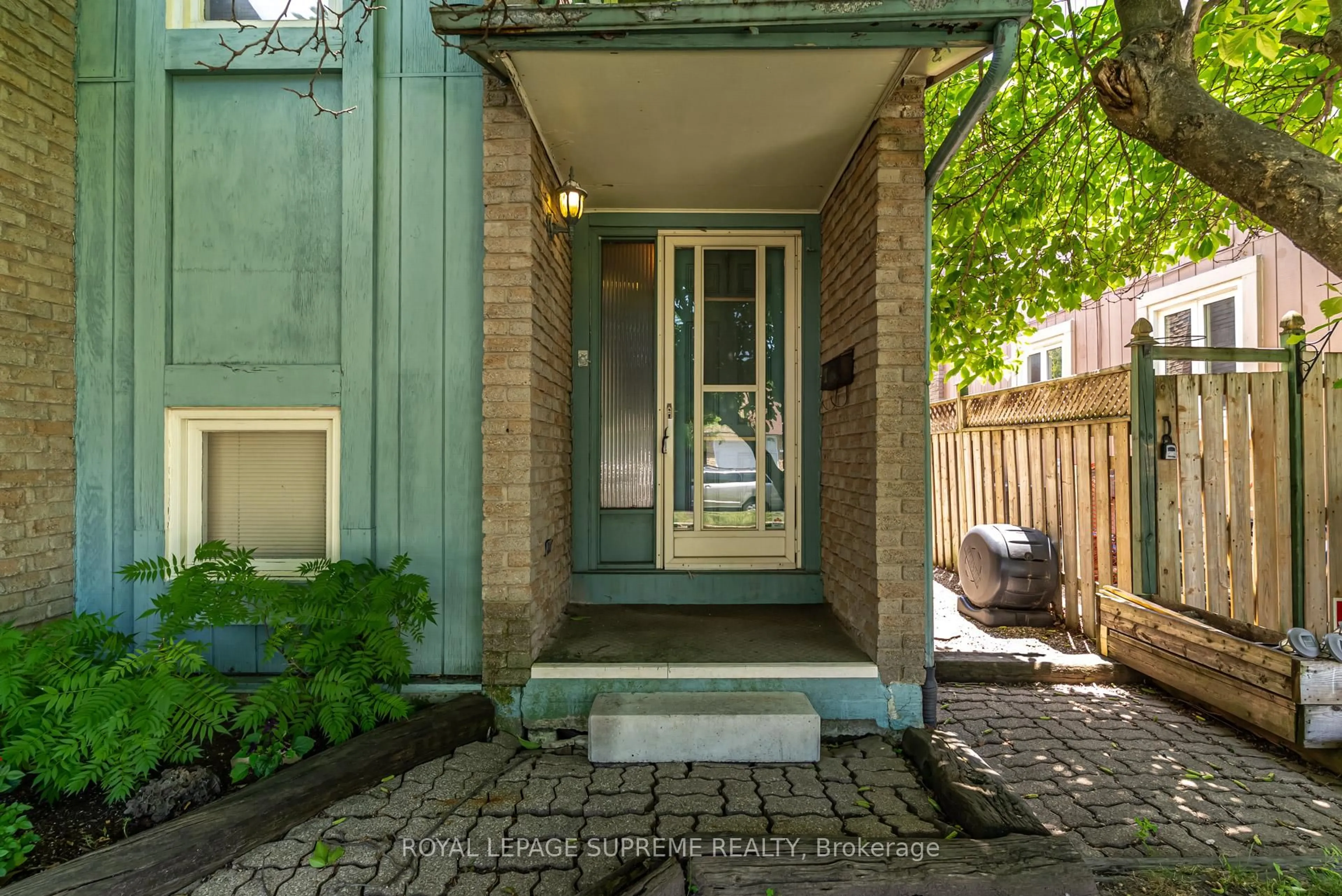 Indoor entryway for 88 Salisbury Circ, Brampton Ontario L6V 2Z5