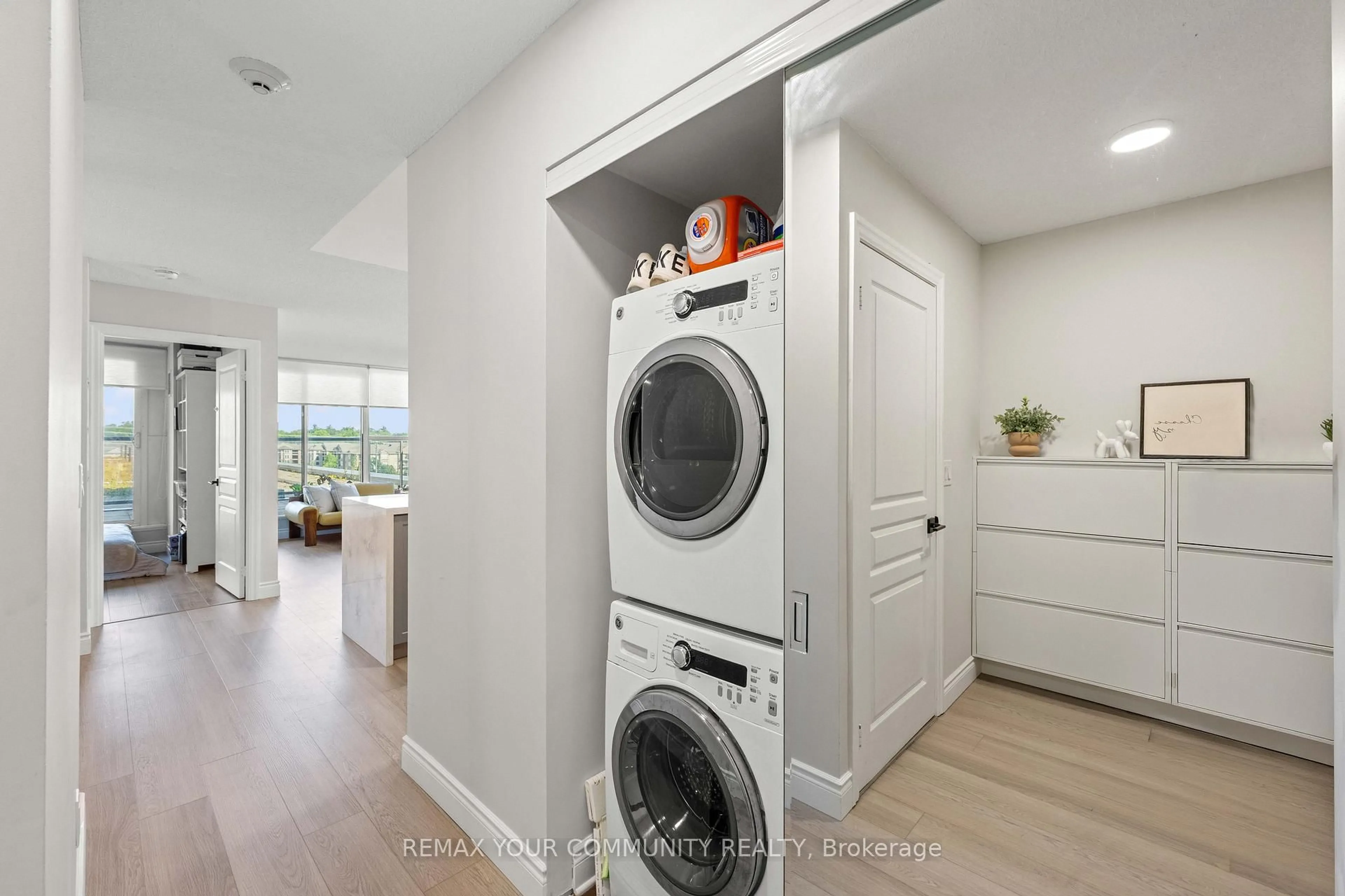 Laundry room for 1940 Ironstone Dr #609, Burlington Ontario L7L 0E4