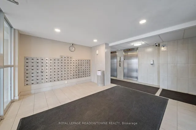 1100 Caven St PH #8, Mississauga 3