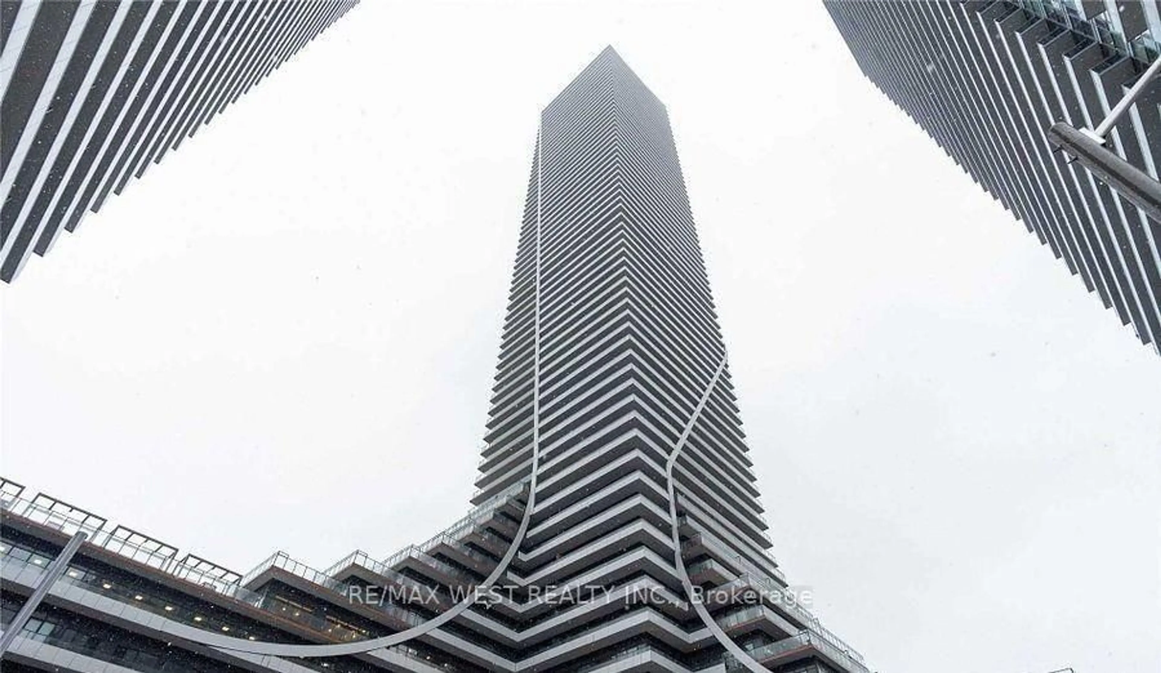 Blurry image for 30 Shore Breeze Dr #5111, Toronto Ontario M8V 0J1