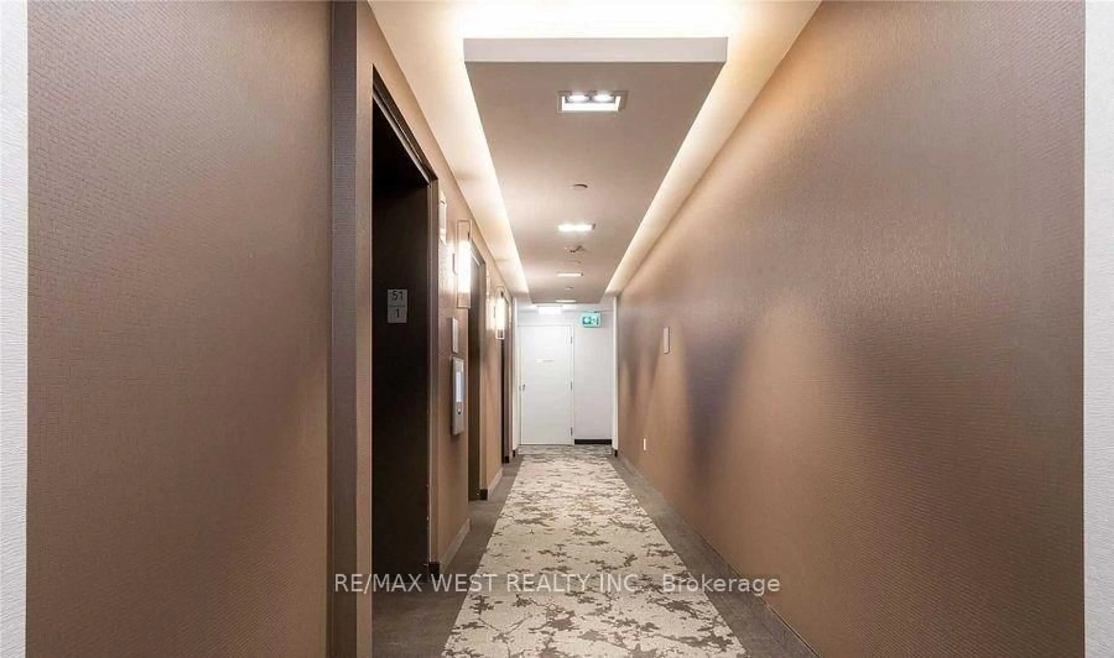 Indoor foyer for 30 Shore Breeze Dr #5111, Toronto Ontario M8V 0J1
