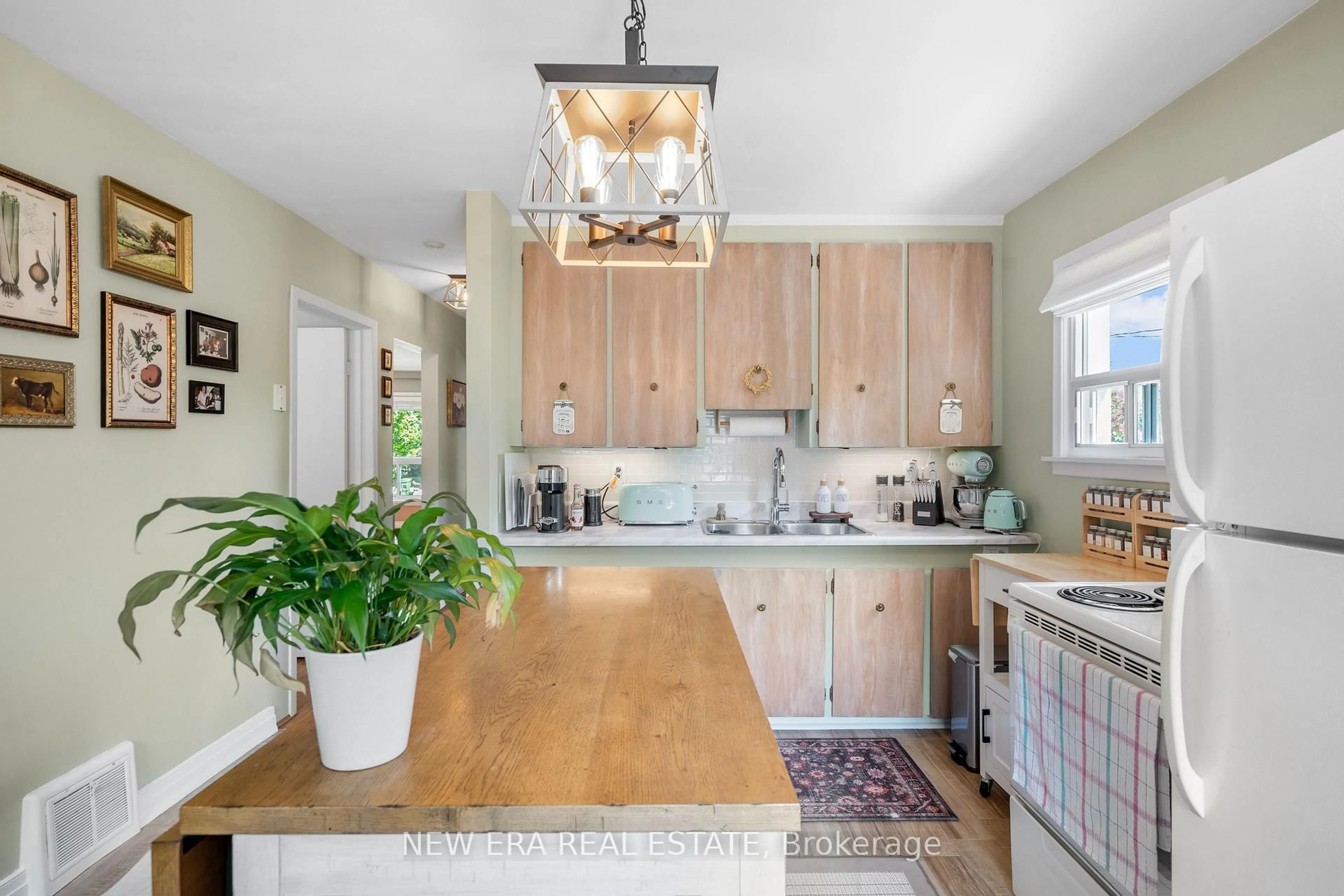 Open concept kitchen, unknown for 91 Hadrian Dr, Toronto Ontario M9W 1V7