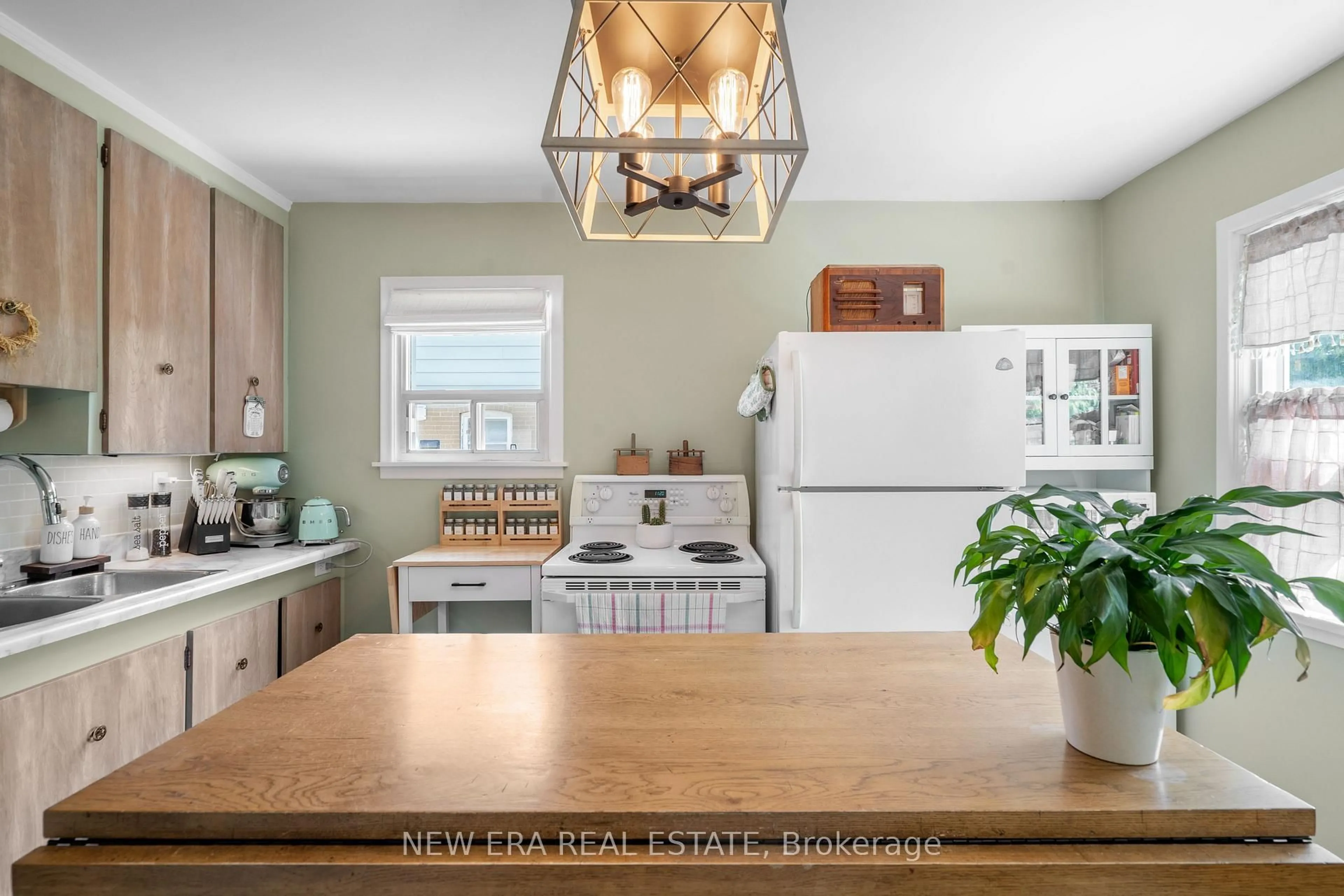 Open concept kitchen, unknown for 91 Hadrian Dr, Toronto Ontario M9W 1V7
