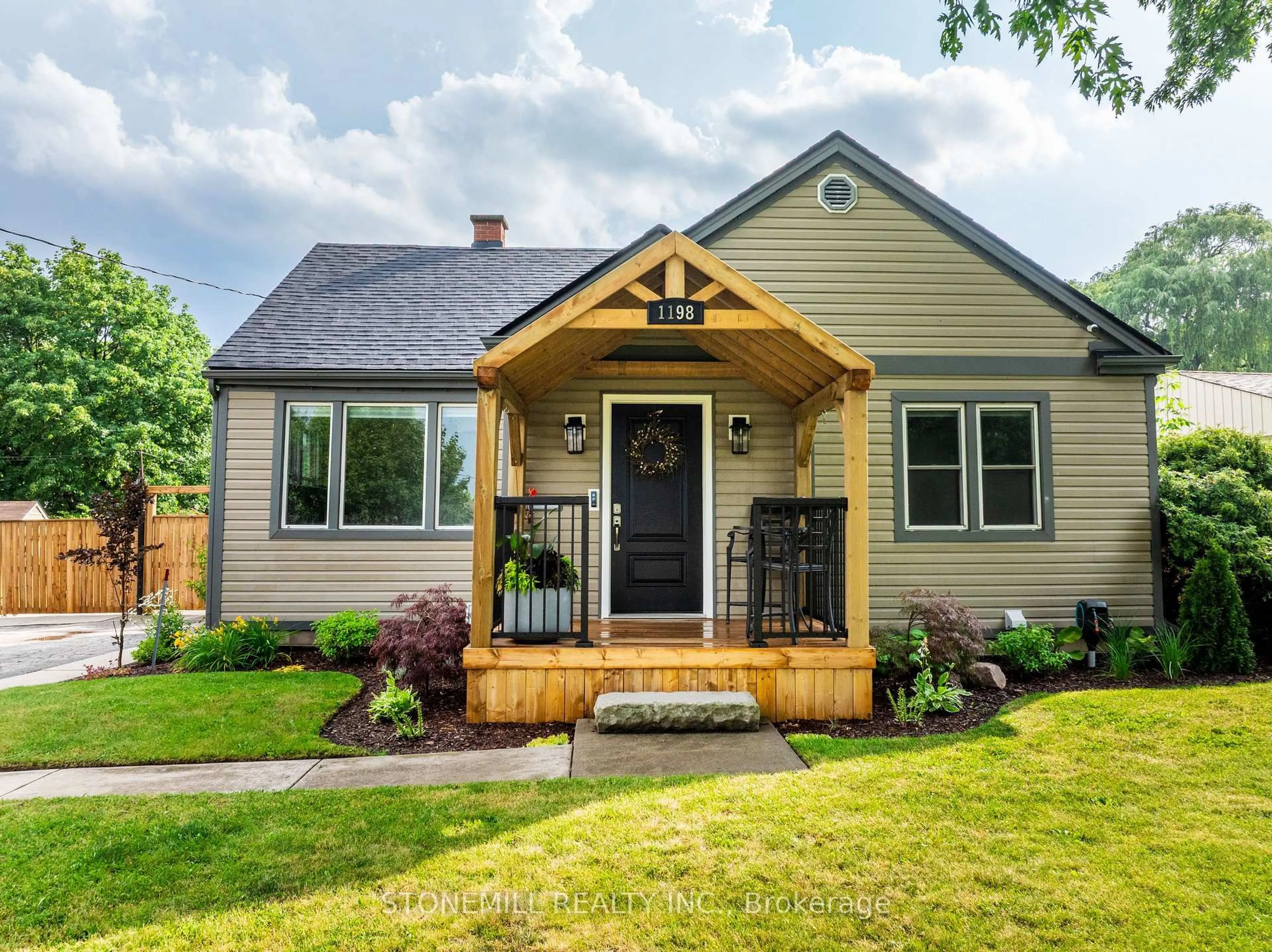 Home with vinyl exterior material, street for 1198 Fisher Ave, Burlington Ontario L7P 2L4