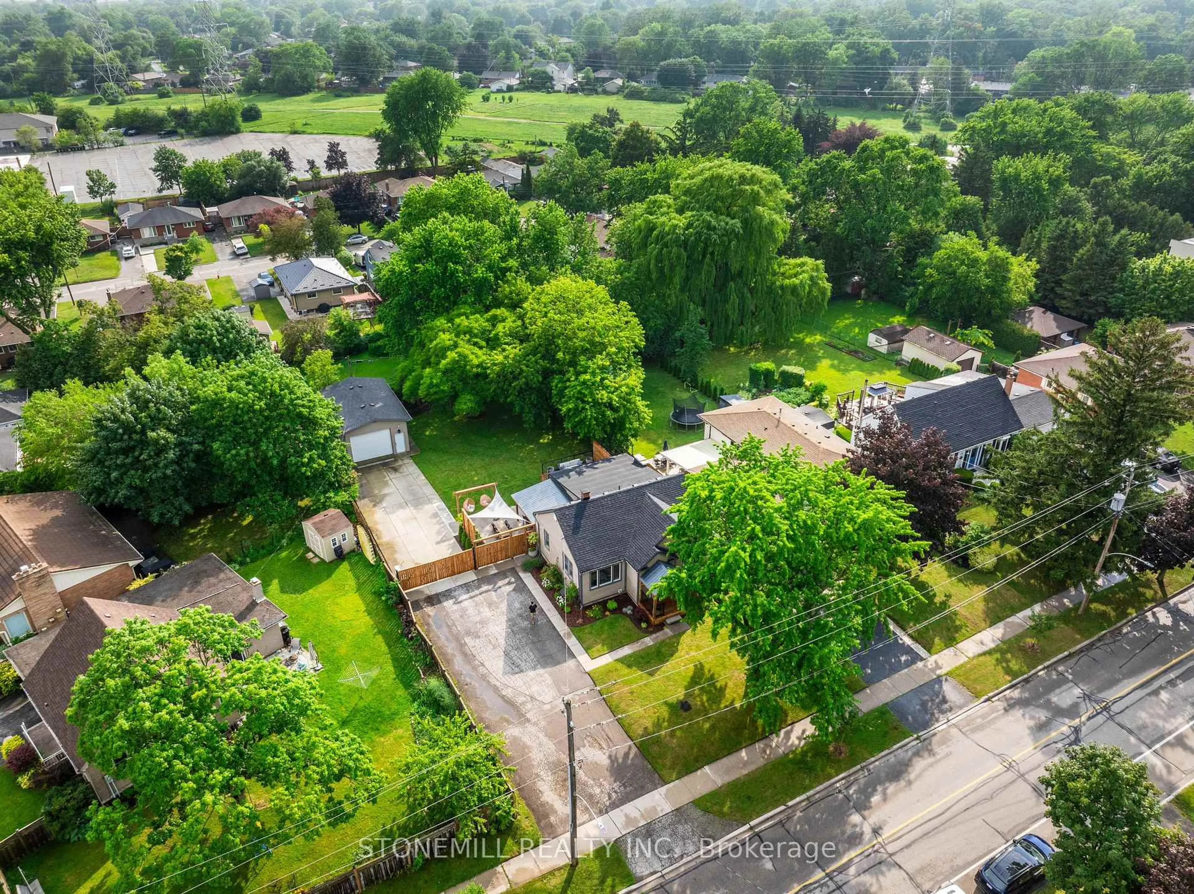A pic from outside/outdoor area/front of a property/back of a property/a pic from drone, street for 1198 Fisher Ave, Burlington Ontario L7P 2L4