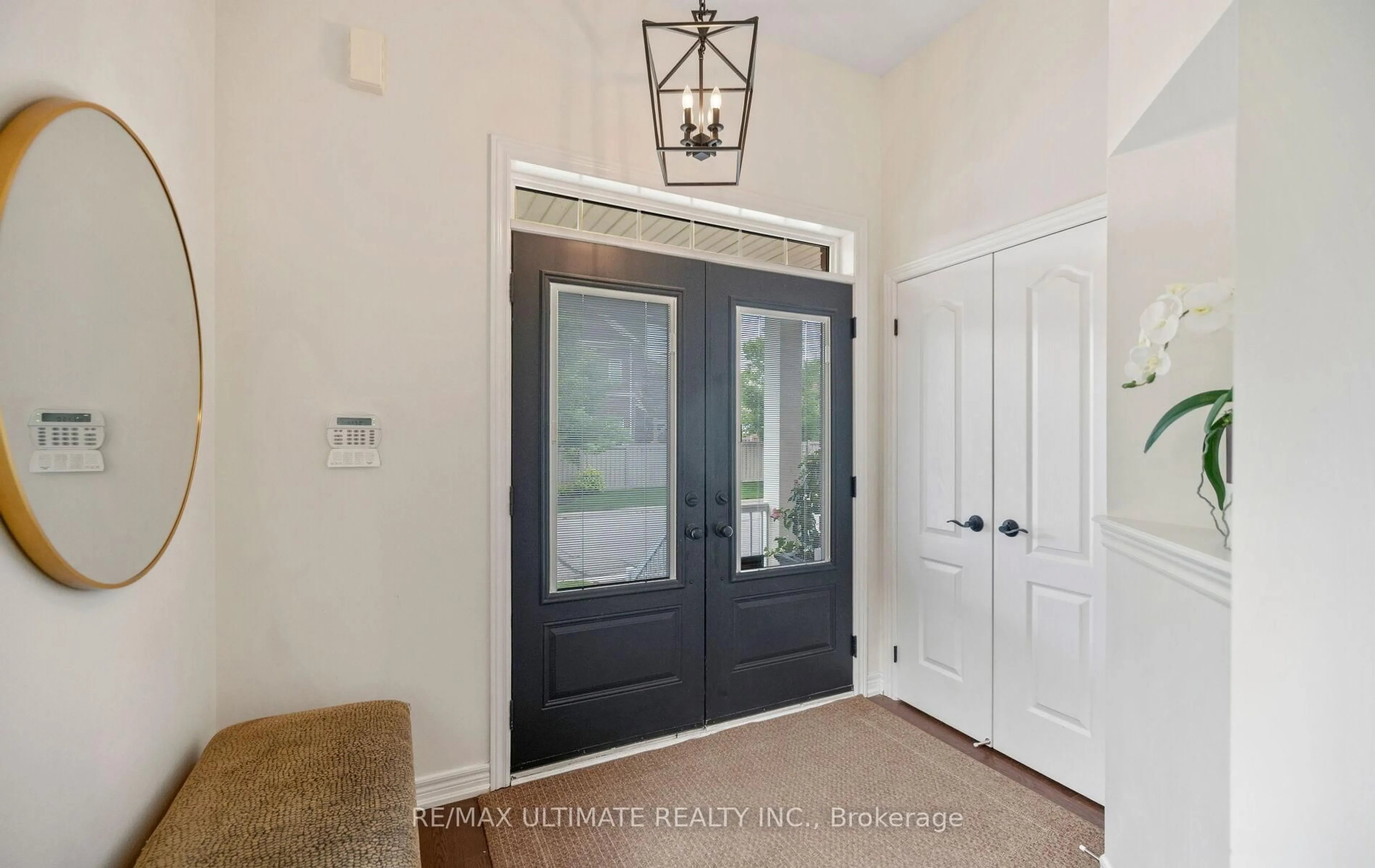 Indoor entryway for 637 Wettlaufer Terr, Milton Ontario L9T 8N1