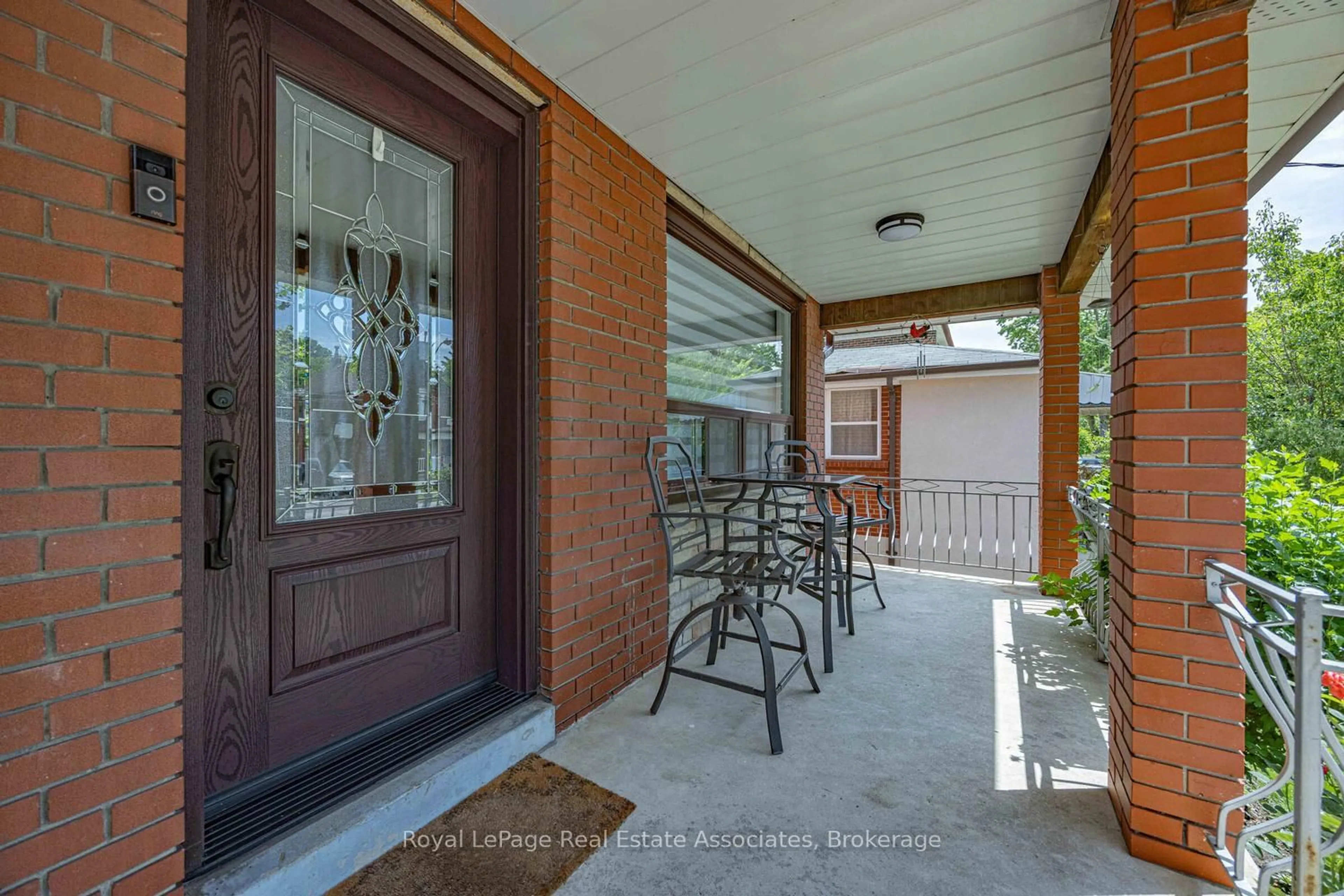 Patio, street for 256 John St, Toronto Ontario M9N 1K2