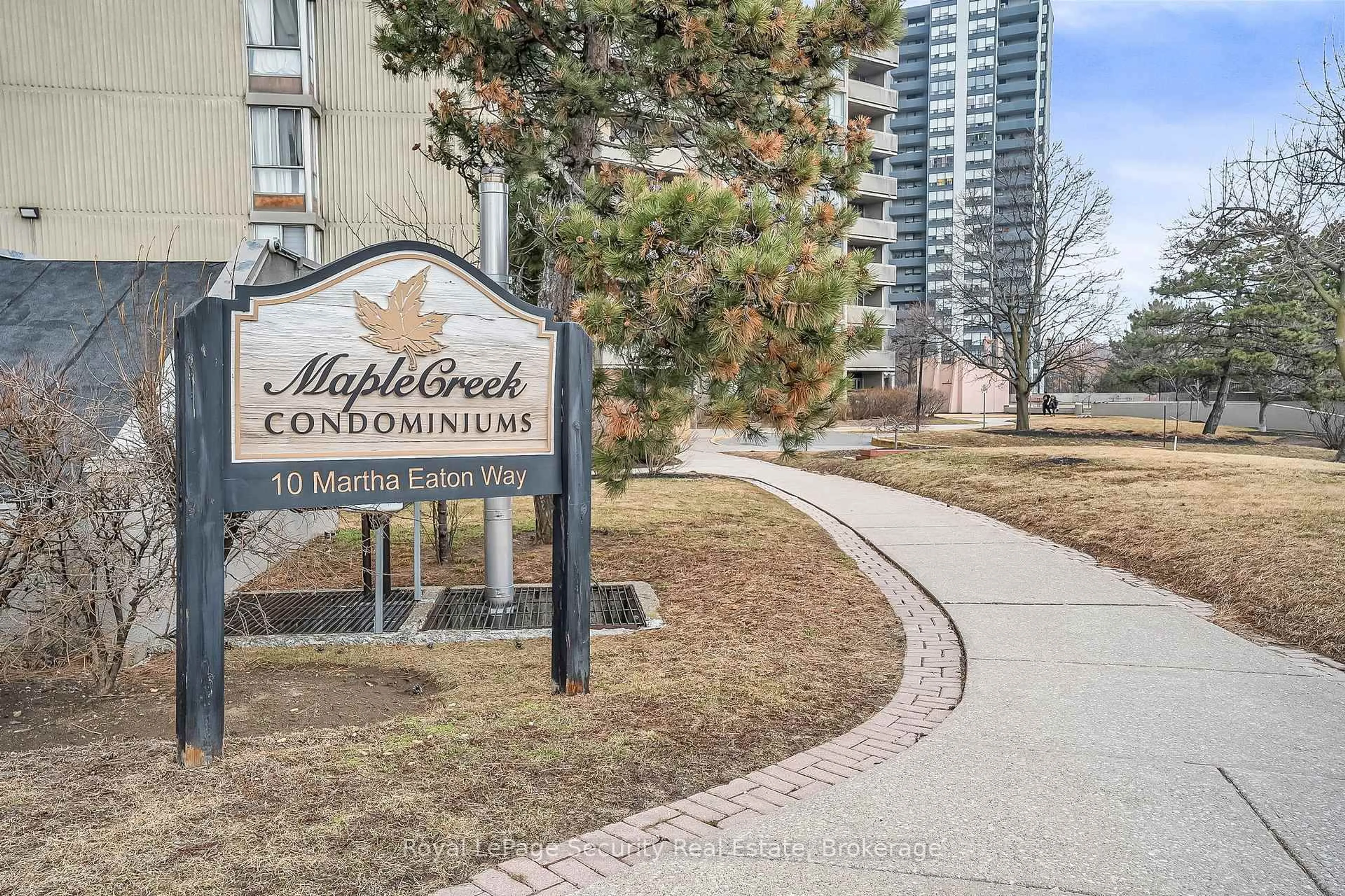 Indoor foyer for 10 Martha Eaton Way #1207, Toronto Ontario M6M 5B3