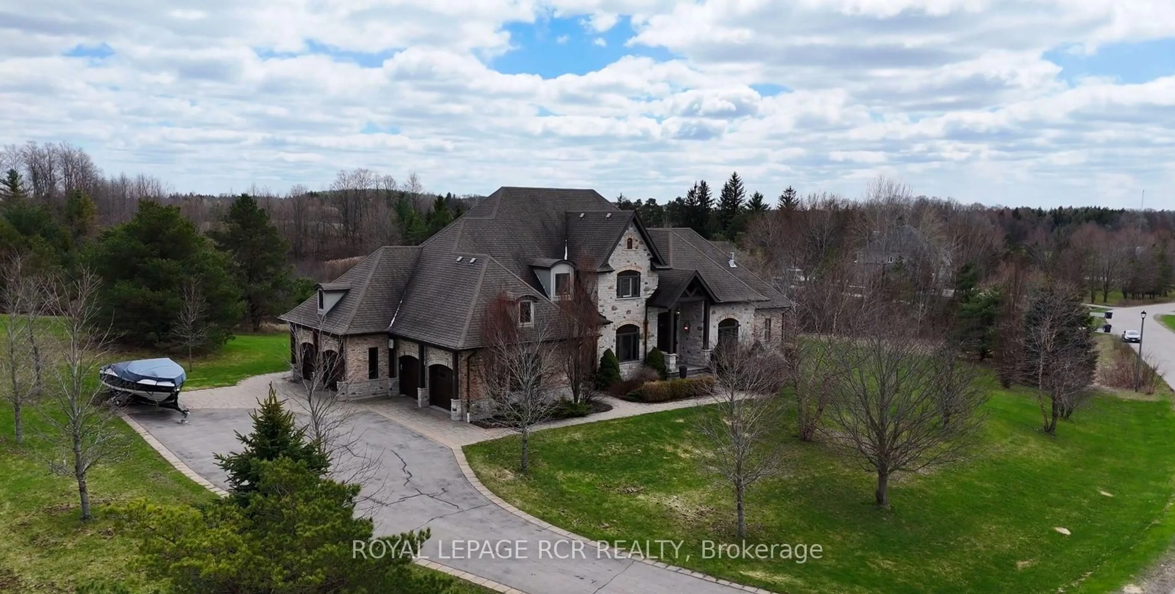 A pic from outside/outdoor area/front of a property/back of a property/a pic from drone, unknown for 7 Proctor Ave, Caledon Ontario L7E 4E7