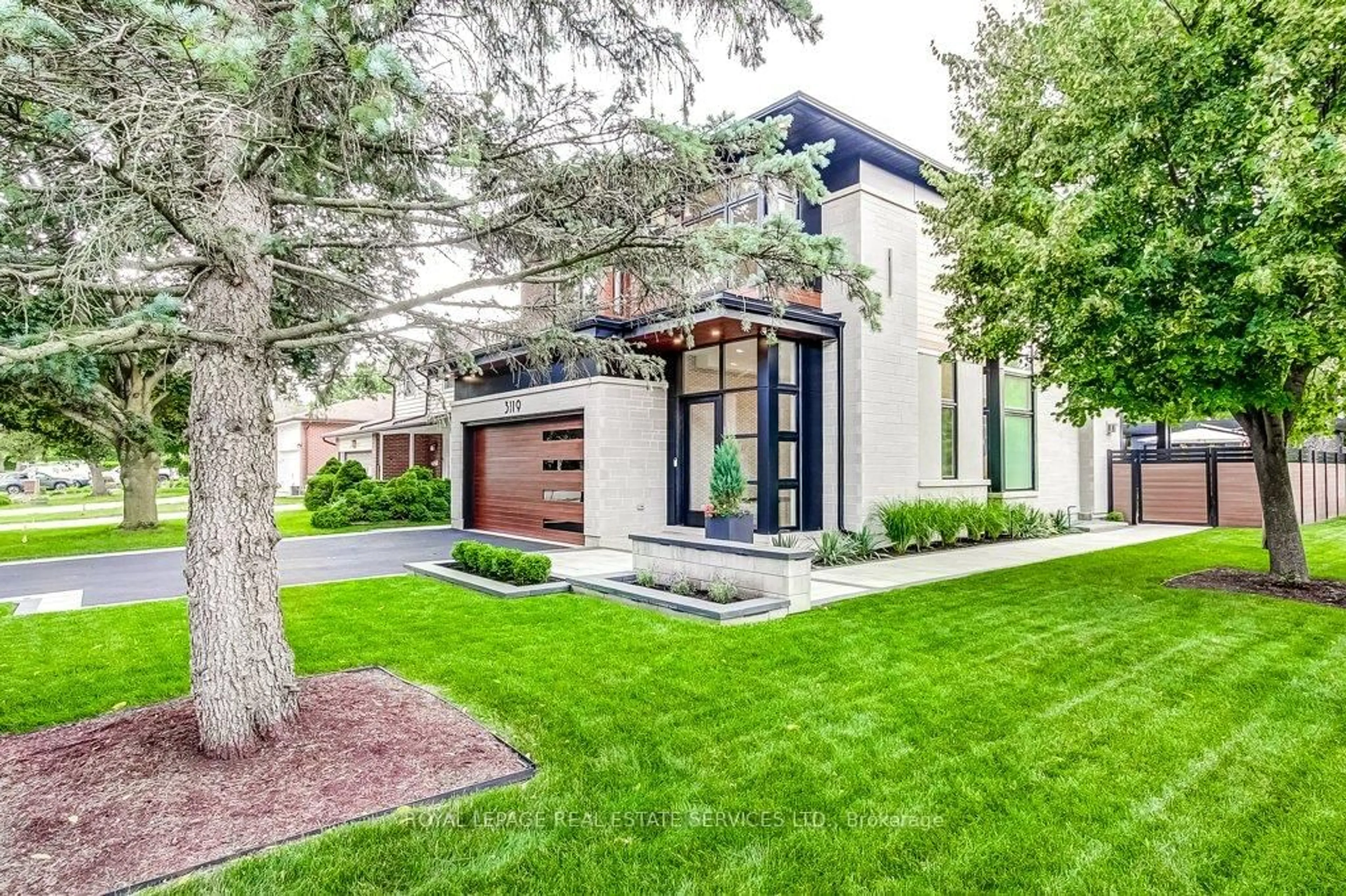 Home with brick exterior material, street for 3119 Victoria St, Oakville Ontario L6L 1K3