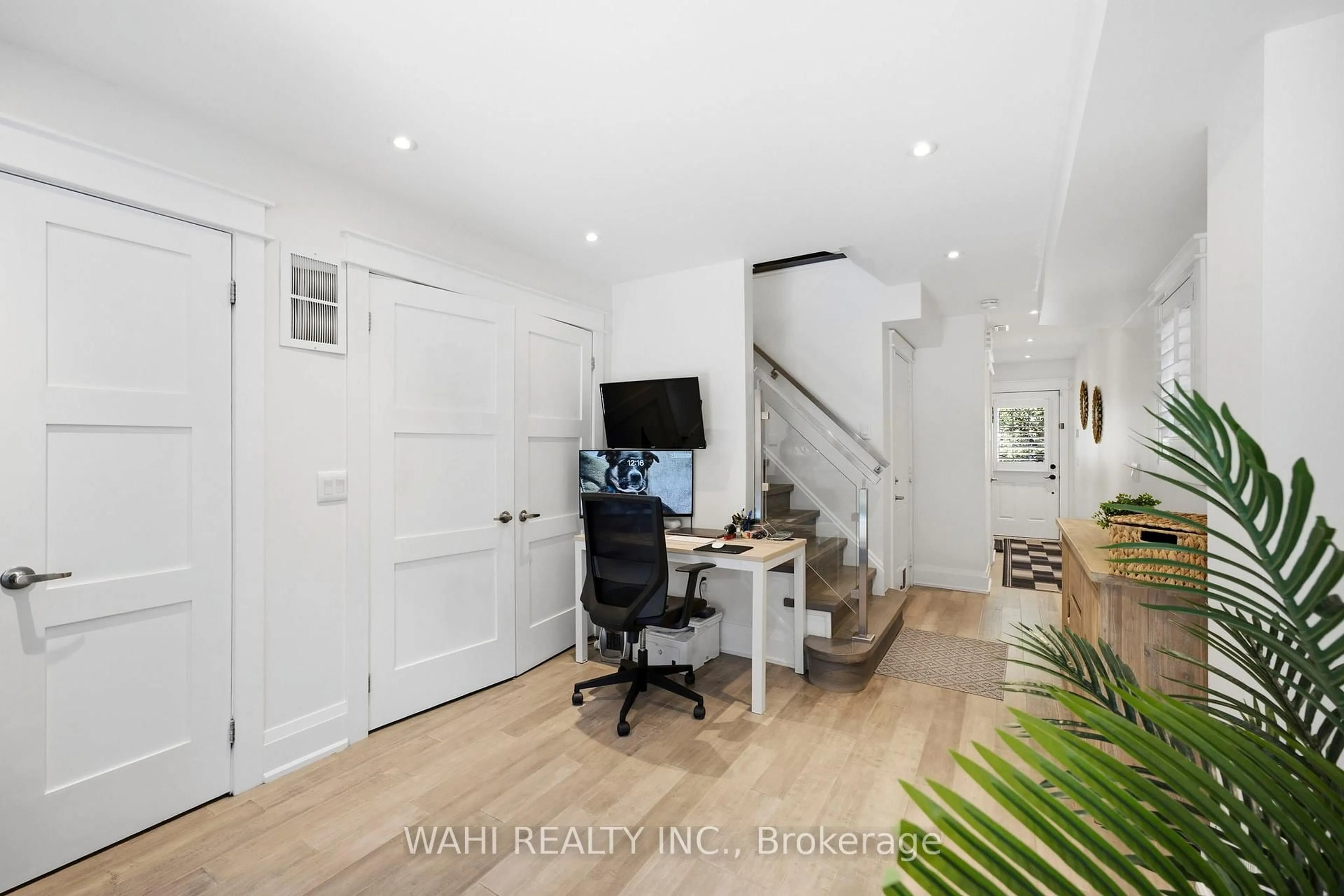A pic of a room for 13 Rock Haven Lane, Brampton Ontario L6X 0H2