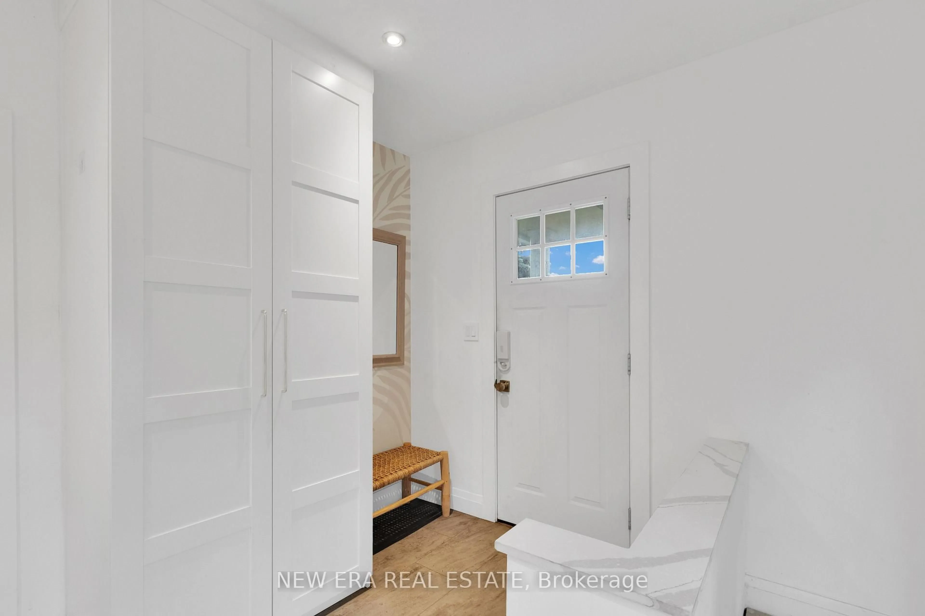 Indoor entryway for 2 Foch Ave, Toronto Ontario M8W 3W8