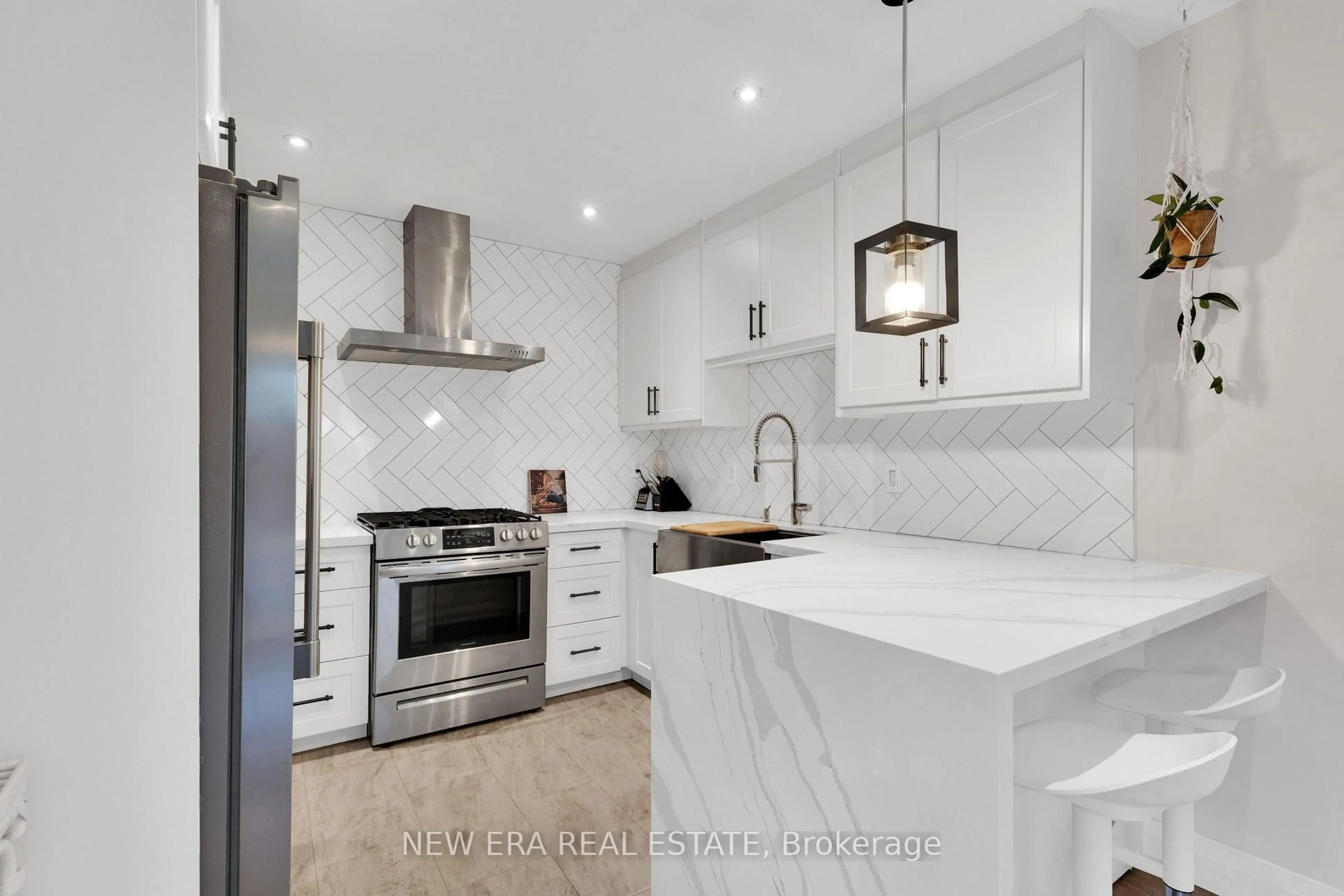 Contemporary kitchen, ceramic/tile floor for 2 Foch Ave, Toronto Ontario M8W 3W8
