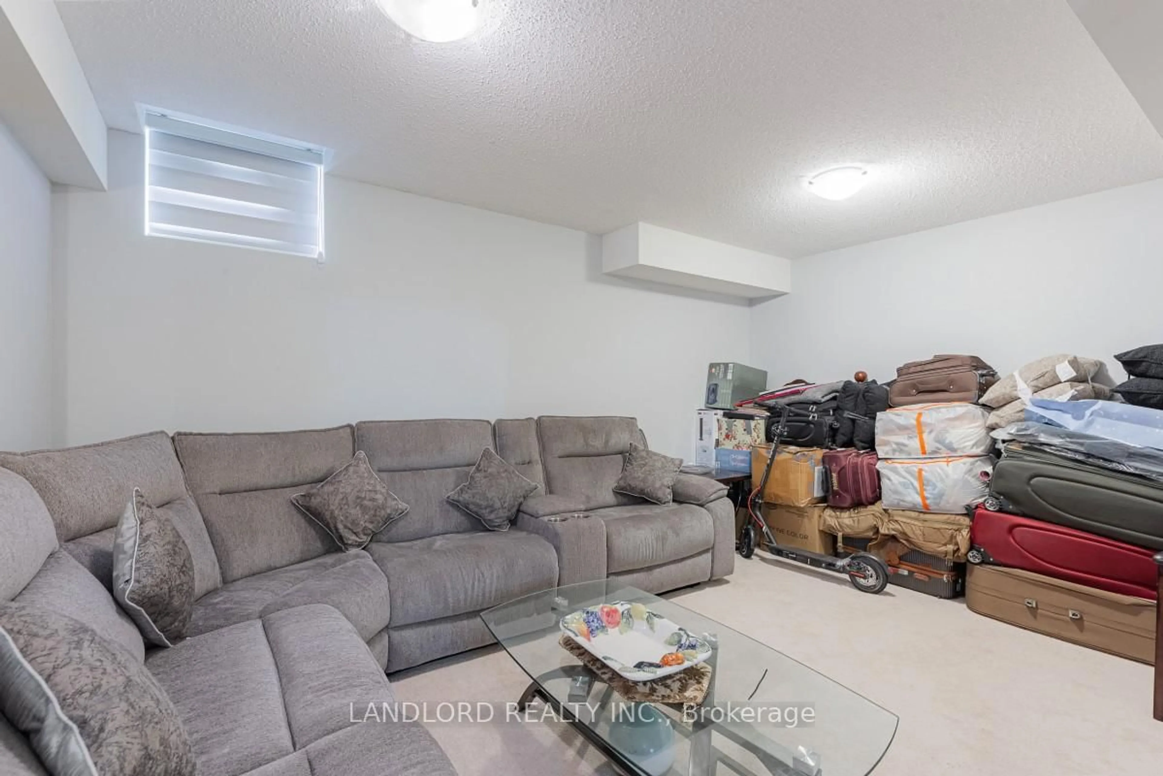 A pic of a room for 13 Utopia Way, Brampton Ontario L6P 4A6