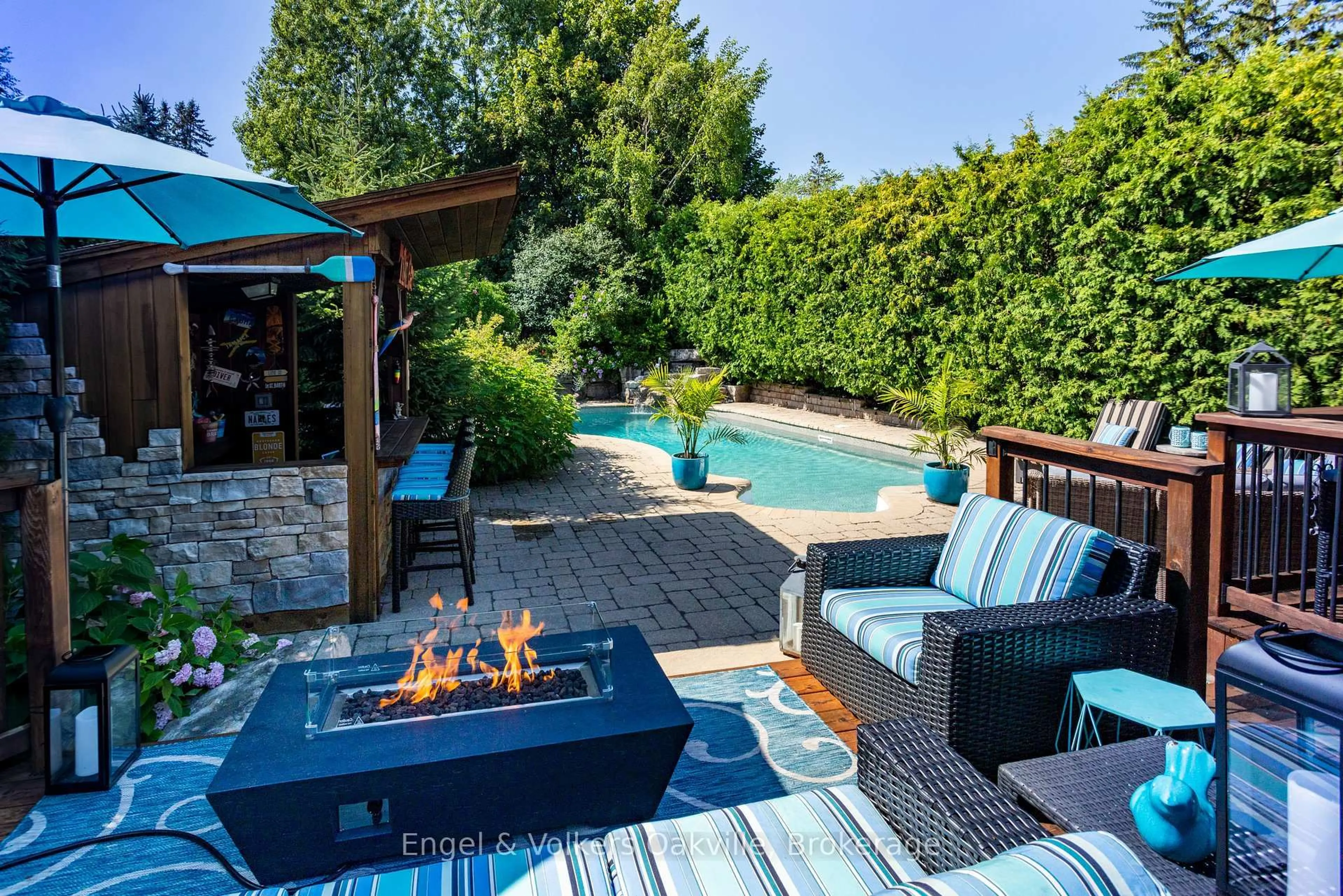 Patio, water/lake/river/ocean view for 1181 Grange Rd, Oakville Ontario L6H 1P8