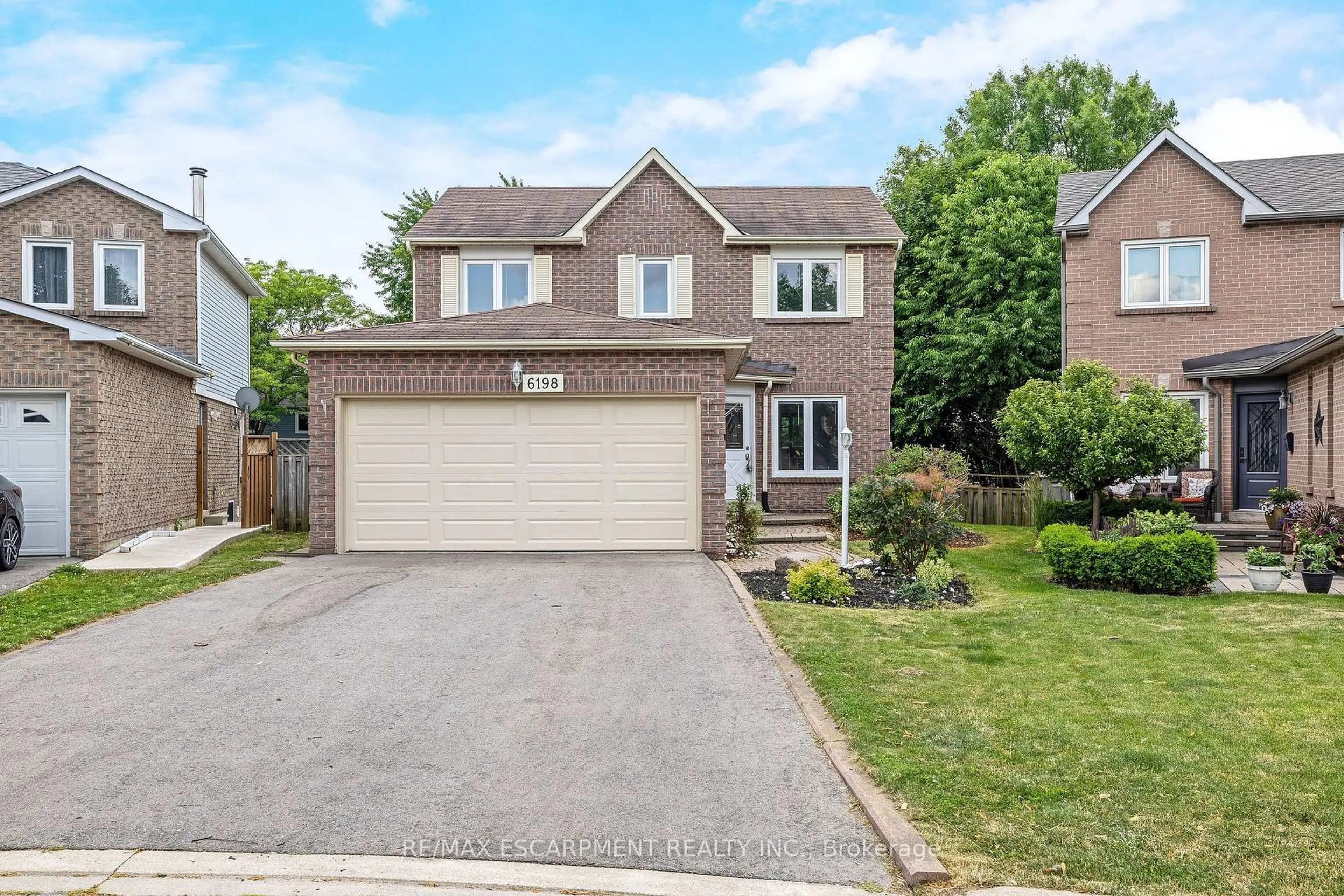 Home with brick exterior material, street for 6198 Saltmarsh Crt, Mississauga Ontario L5N 5V8