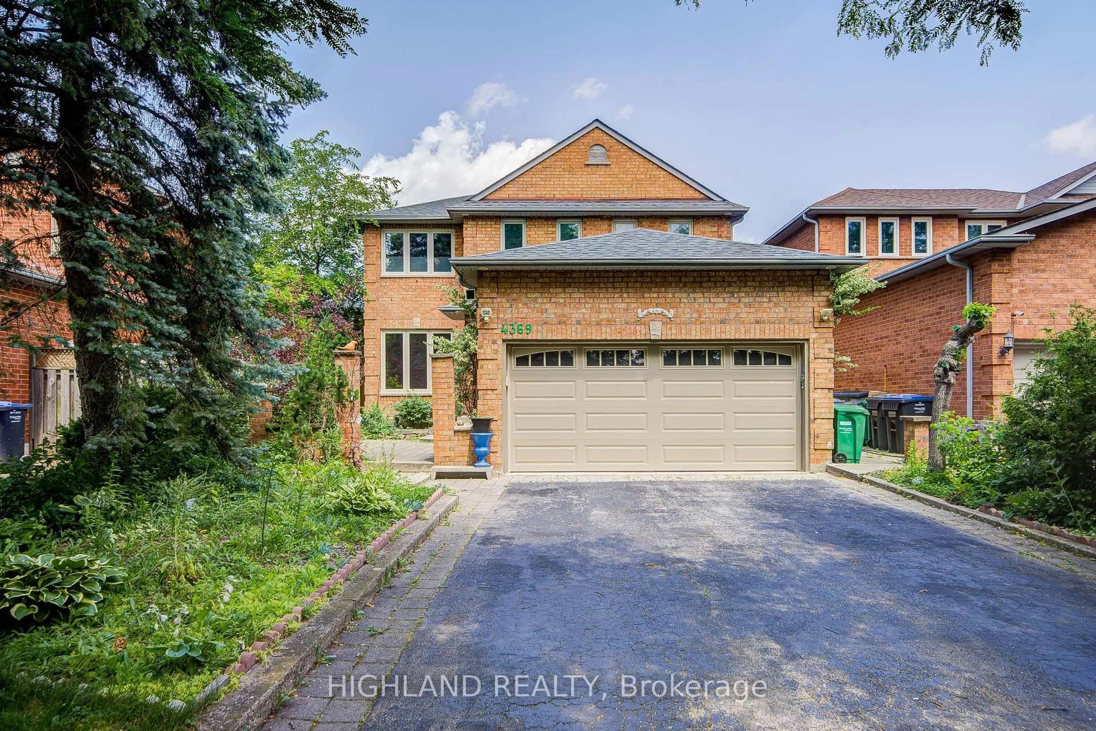 Home with brick exterior material, street for 4369 Spinningdale Crt, Mississauga Ontario L5M 3J9