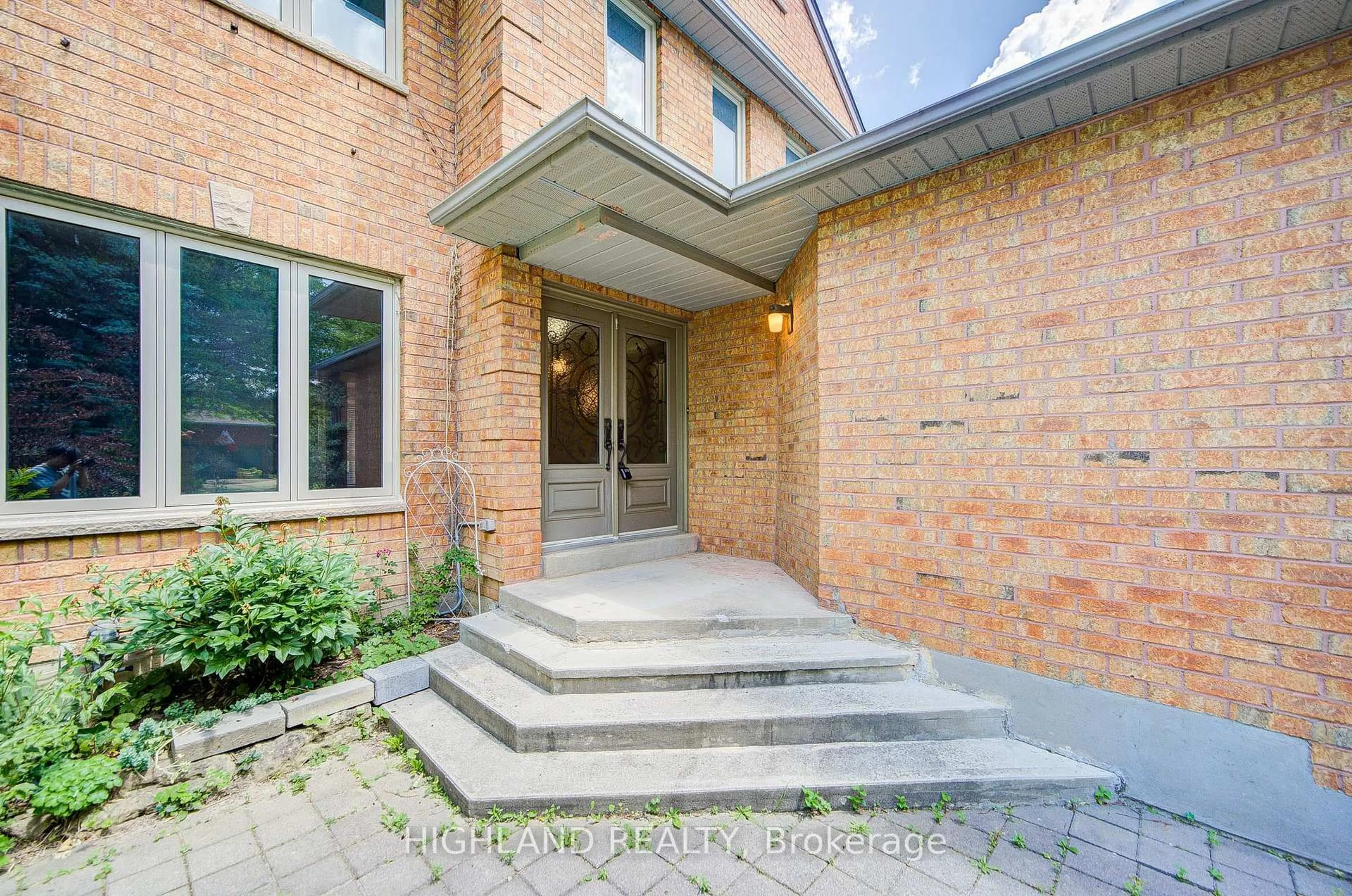 Unknown for 4369 Spinningdale Crt, Mississauga Ontario L5M 3J9