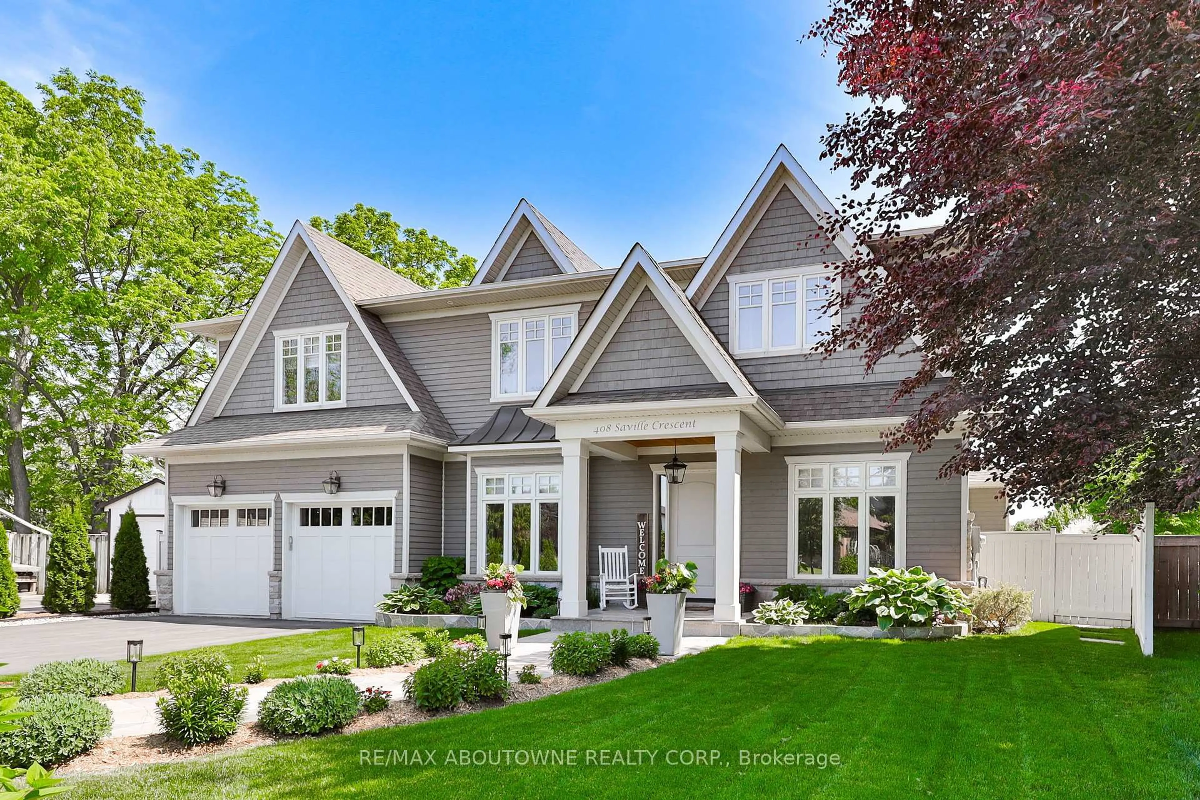 Home with vinyl exterior material, street for 408 Saville Cres, Oakville Ontario L6L 3T8