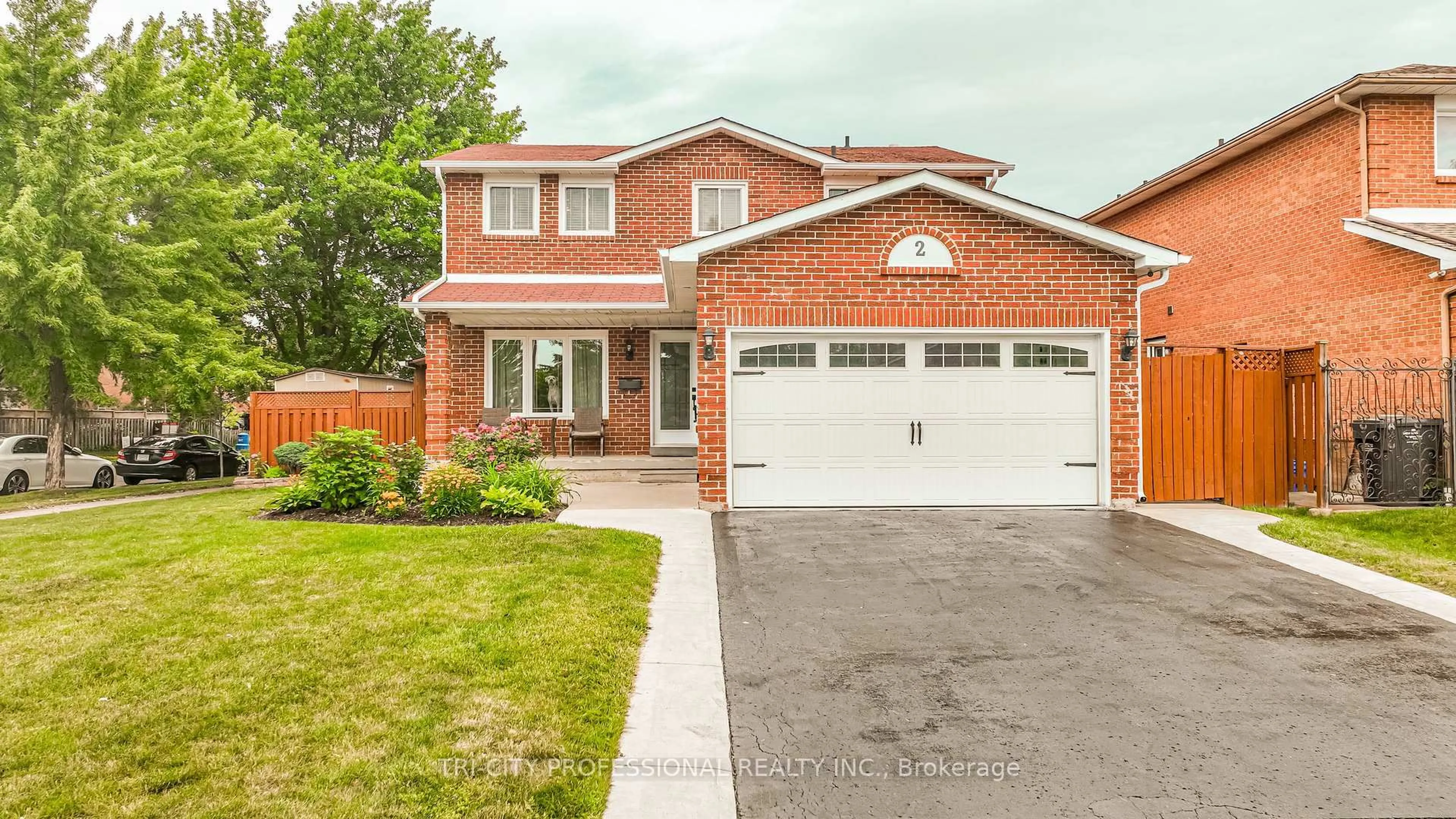 Home with brick exterior material, street for 2 Burnley Pl, Brampton Ontario L6Z 2V1