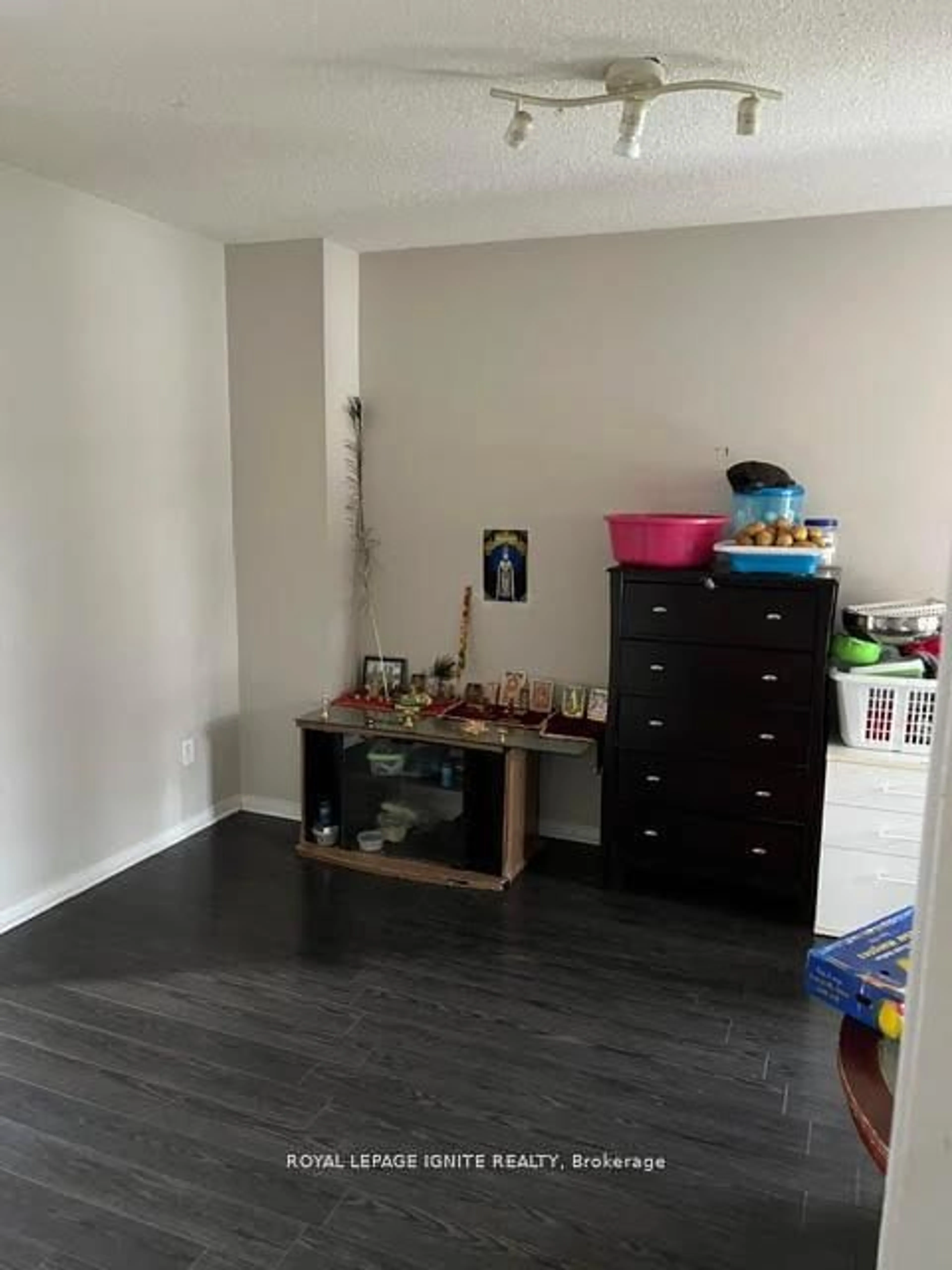 A pic of a room for 62 Woodside Crt, Brampton Ontario L6Y 3Z2