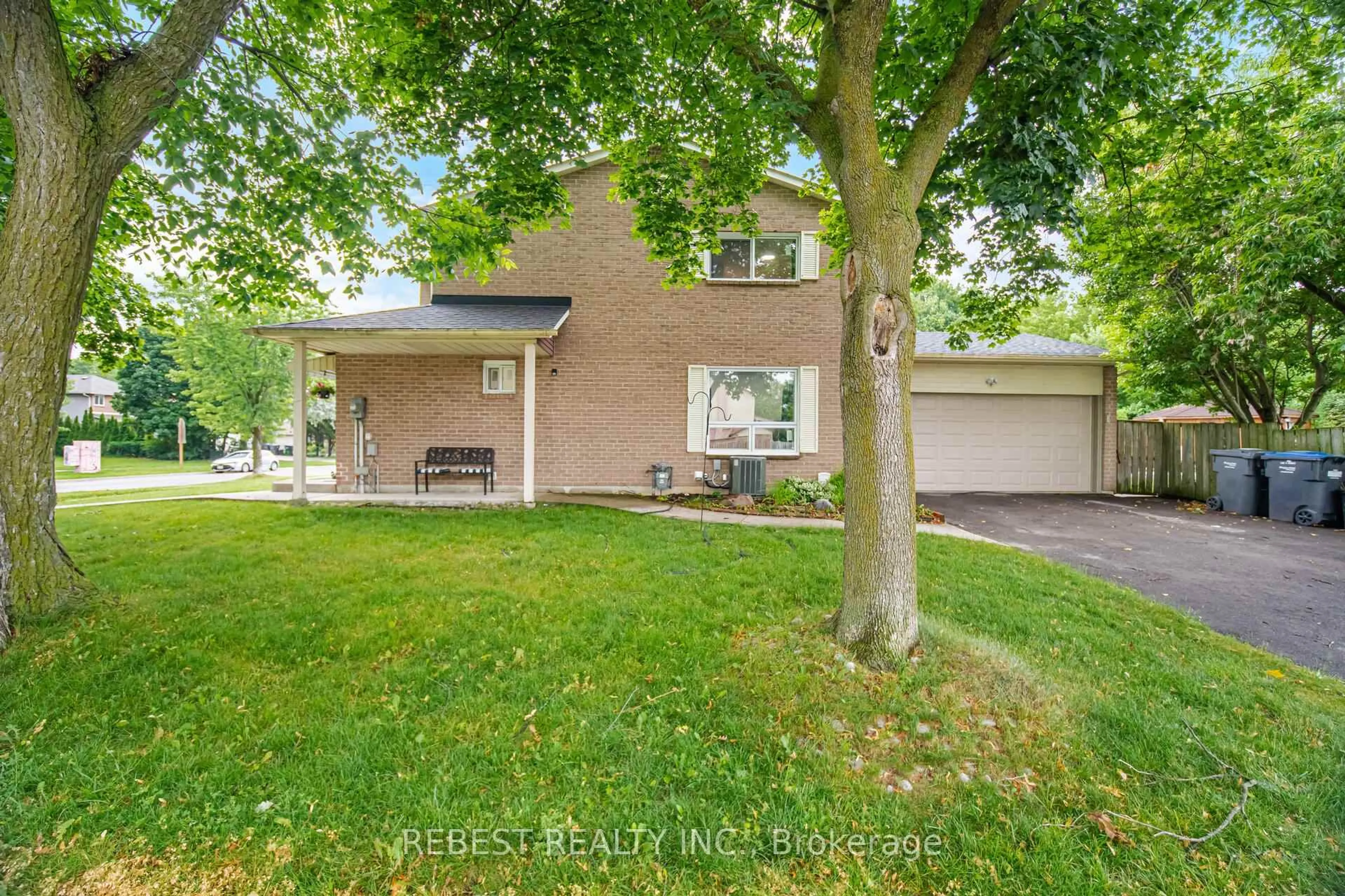 Home with brick exterior material, street for 3120 Mccarron Cres, Mississauga Ontario L5N 3H5