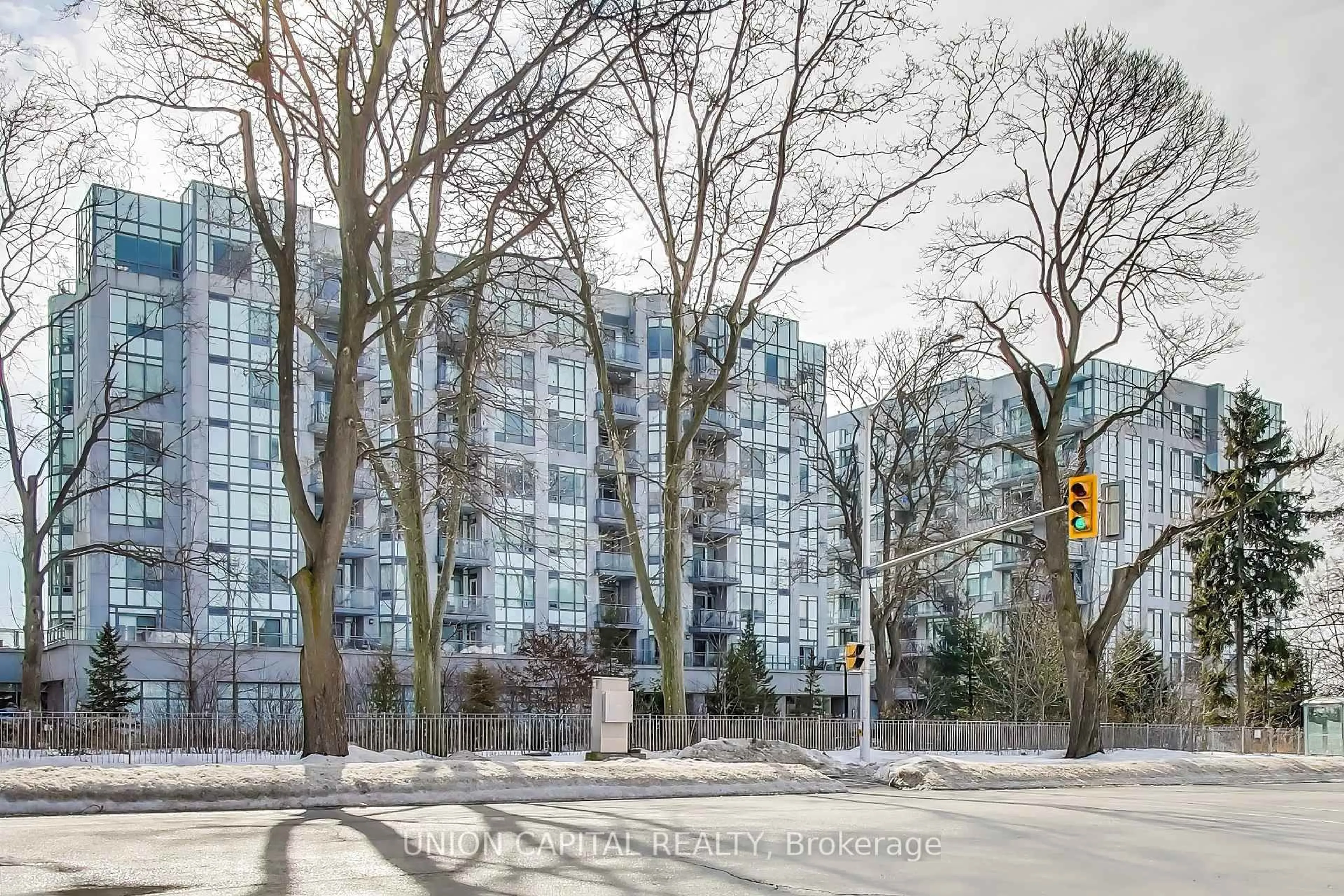 Blurry image for 3500 Lakeshore Rd #525, Oakville Ontario L6L 0B4