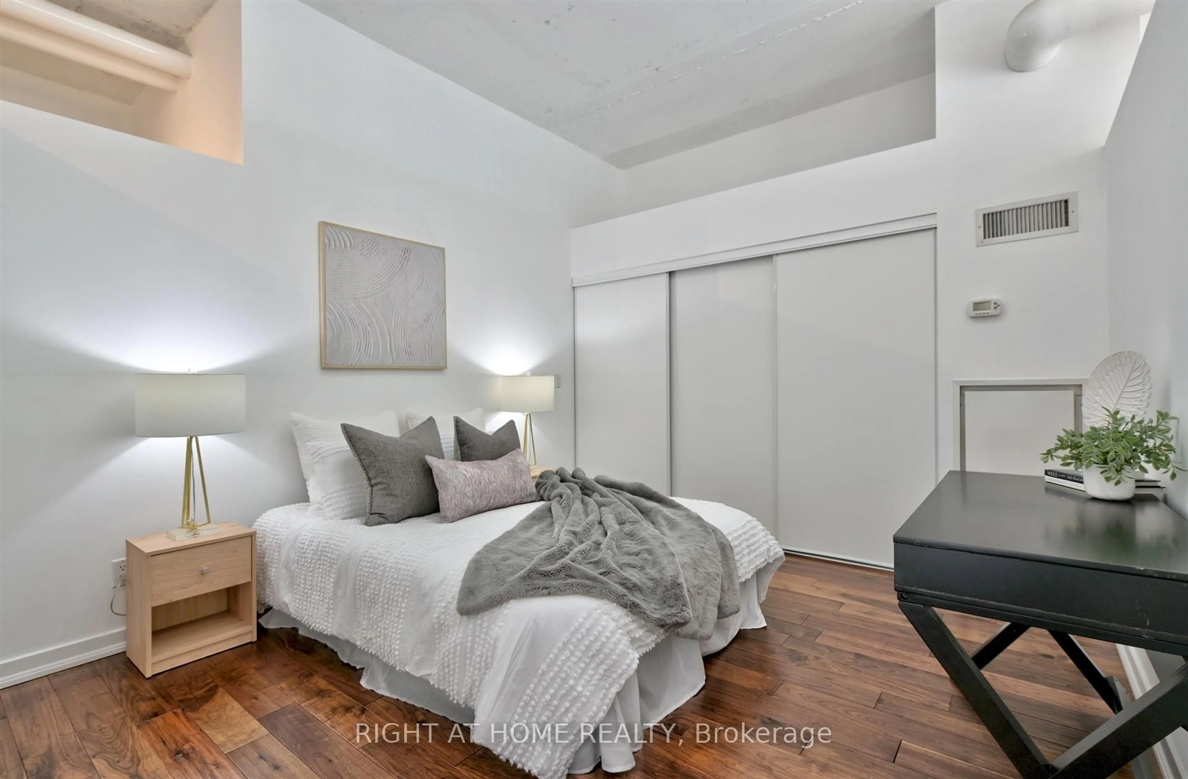 Bedroom with bed, unknown for 2 Fieldway Rd #611, Toronto Ontario M8Z 0B9