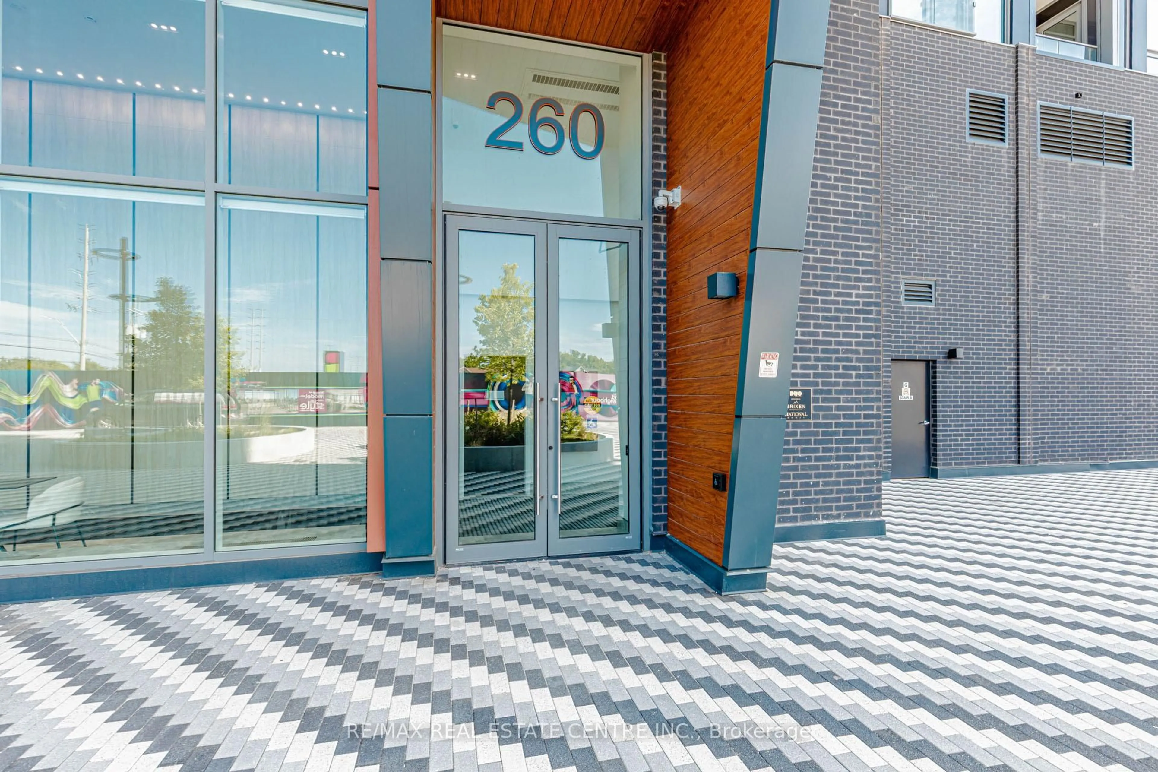 Indoor foyer for 260 Malta Ave #1603, Brampton Ontario L6Y 6L7