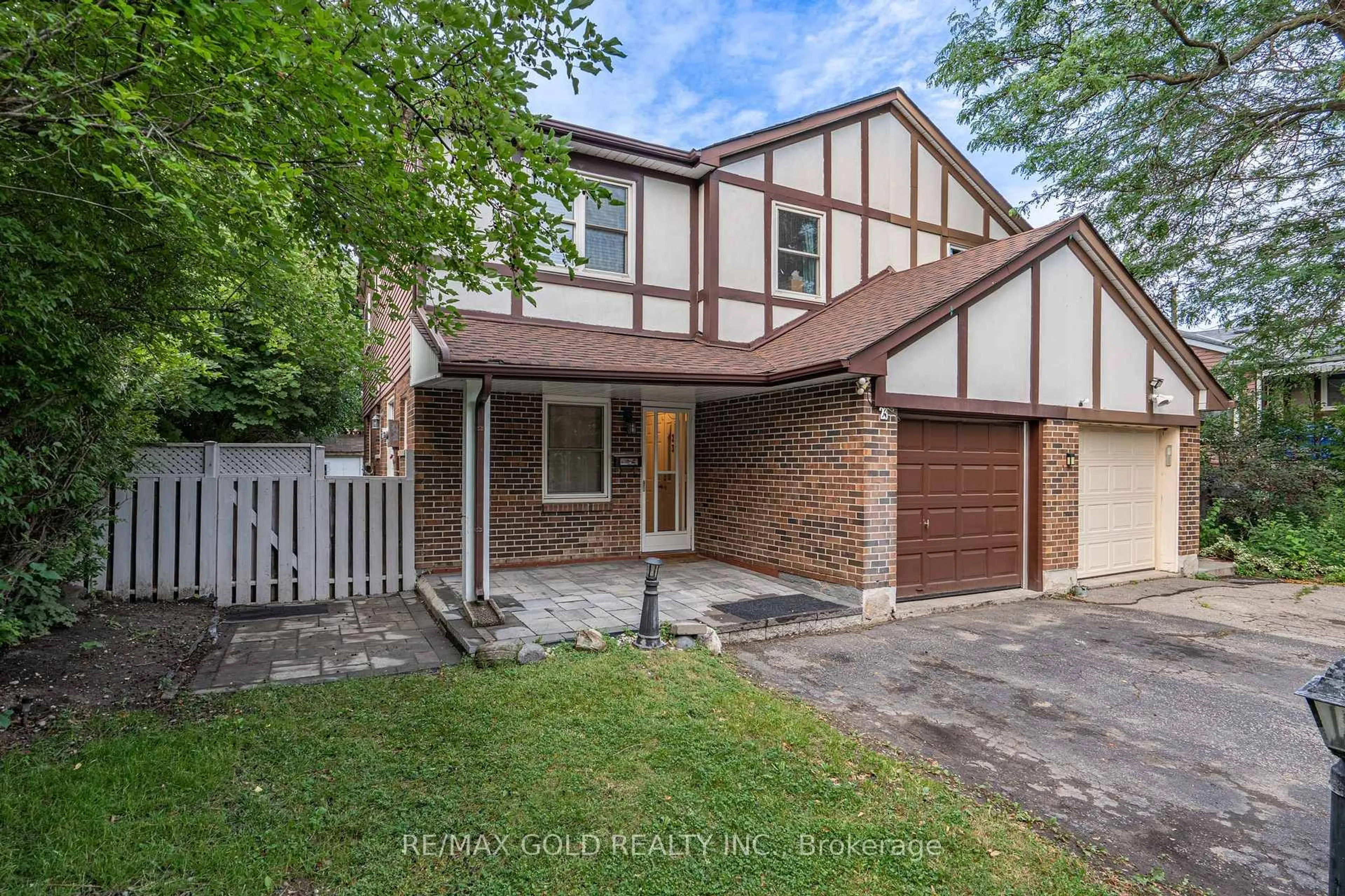 Home with brick exterior material, street for 23 Judith Cres, Brampton Ontario L6S 3J3