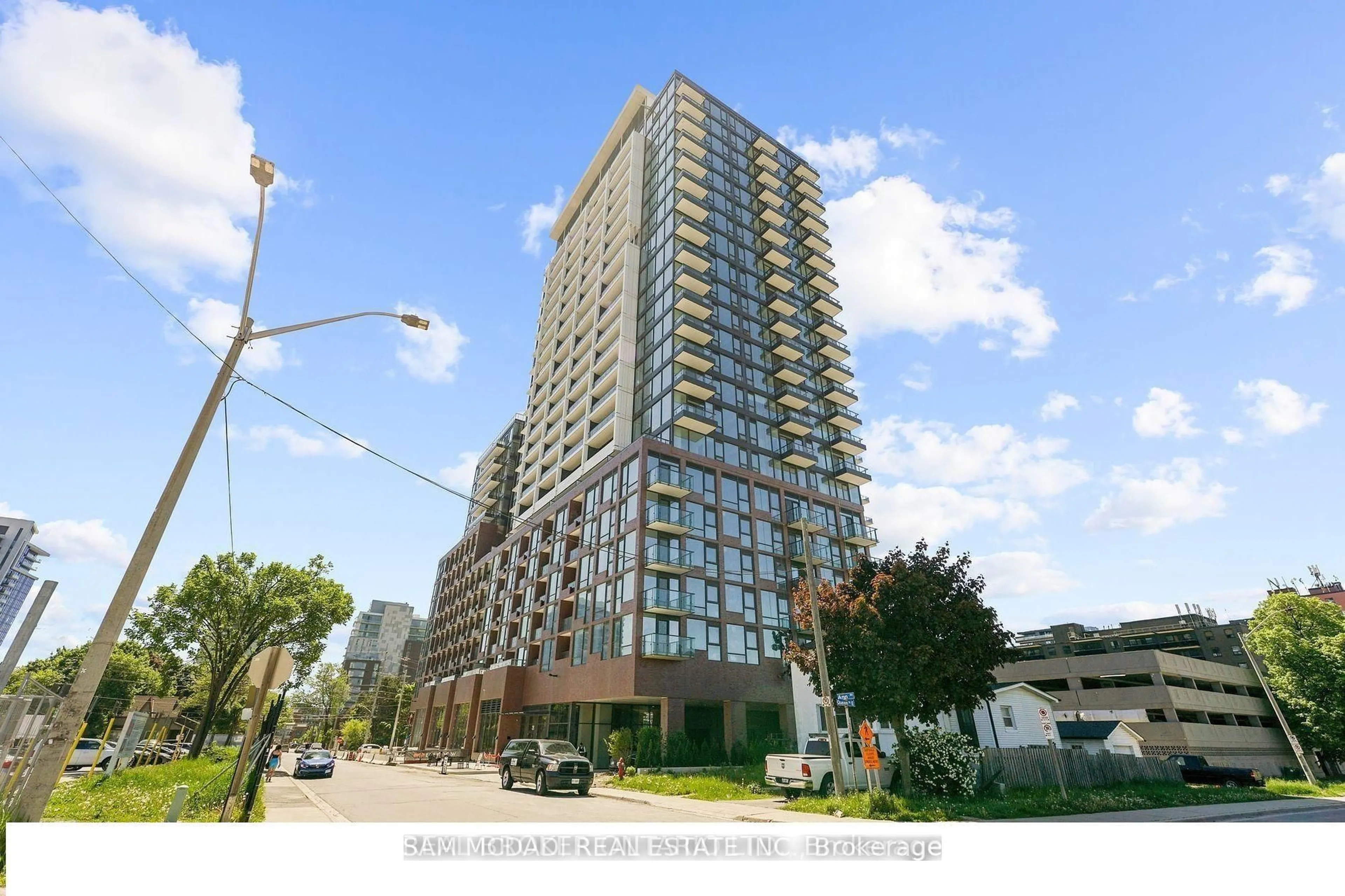 Unknown for 28 Ann St #301, Mississauga Ontario L5G 0E1