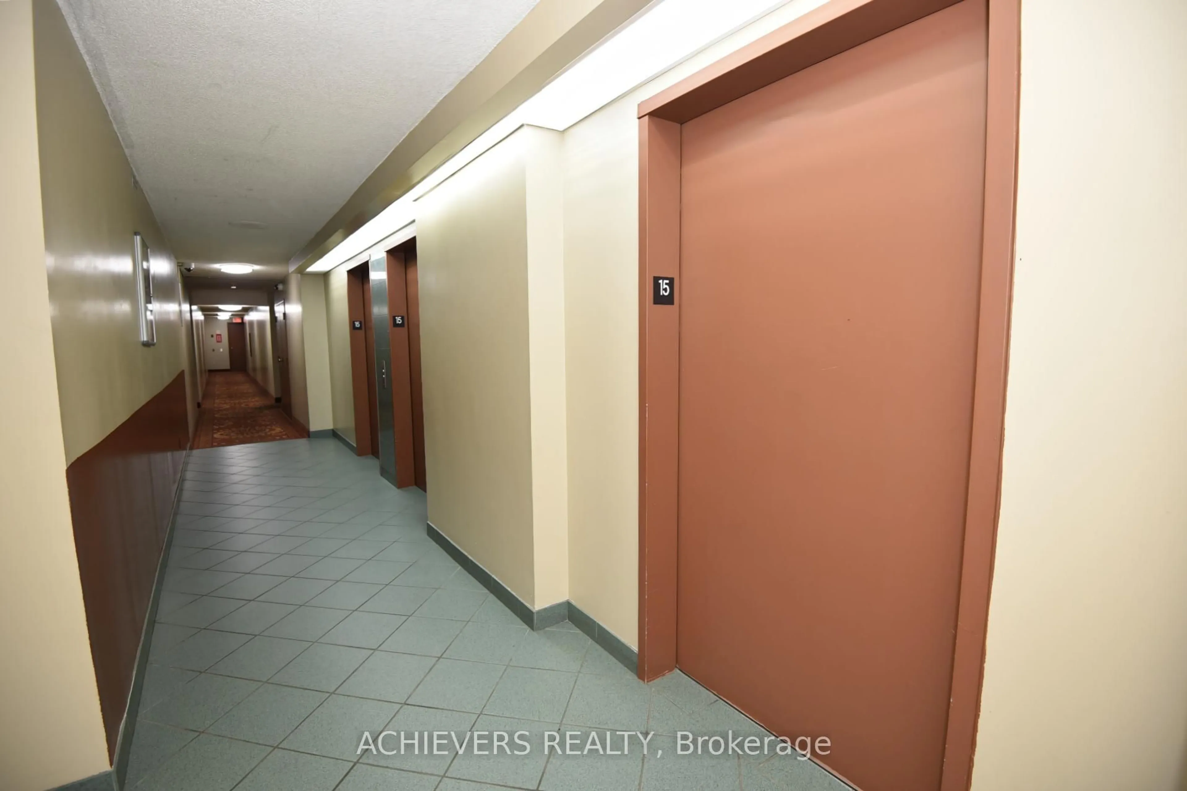 Indoor foyer for 21 Markbrook Lane #1512, Toronto Ontario M9V 5E4