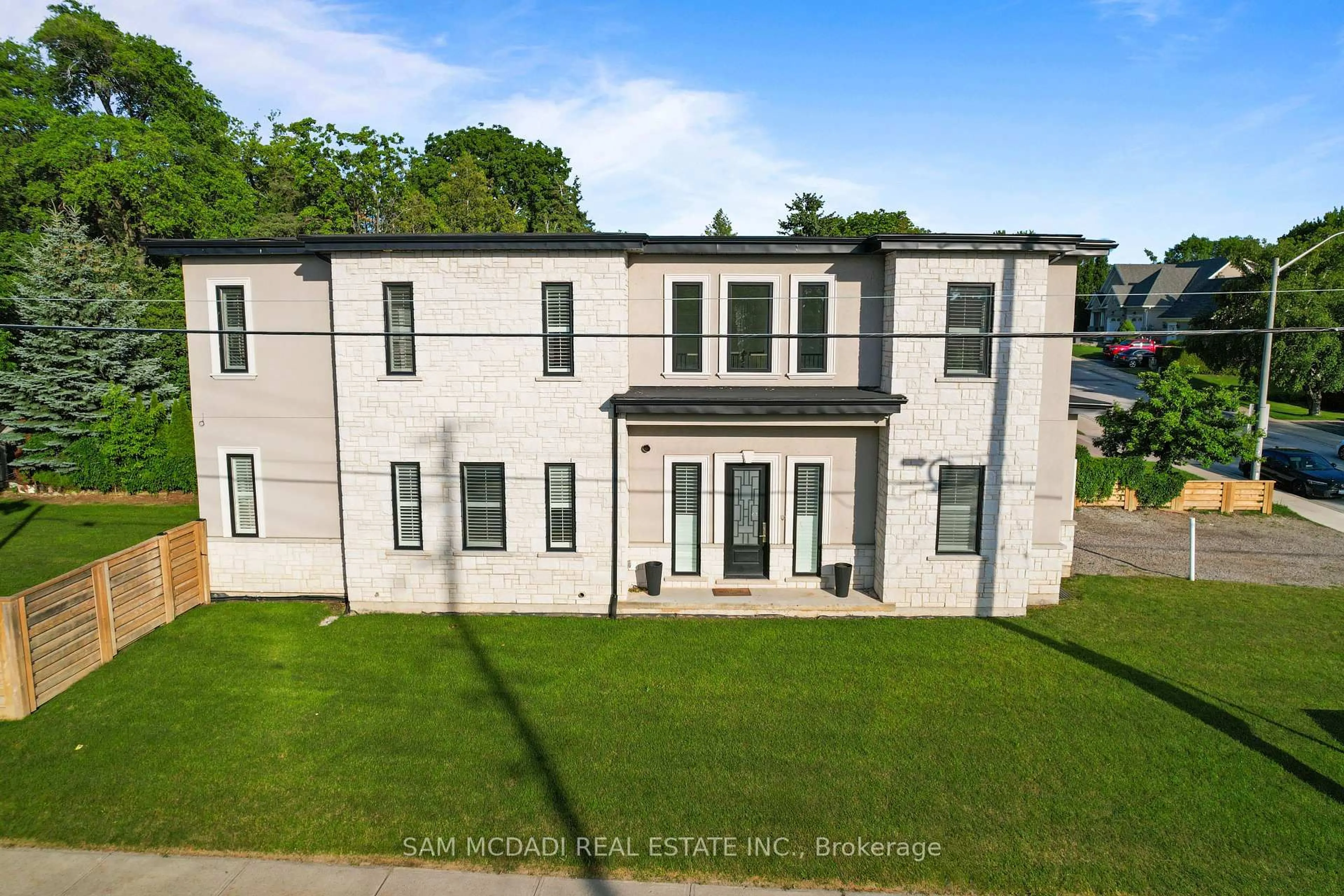 A pic from outside/outdoor area/front of a property/back of a property/a pic from drone, building for 1 Brookside Dr, Mississauga Ontario L5M 1H2