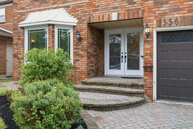 1356 Mapleridge Cres, Oakville 2