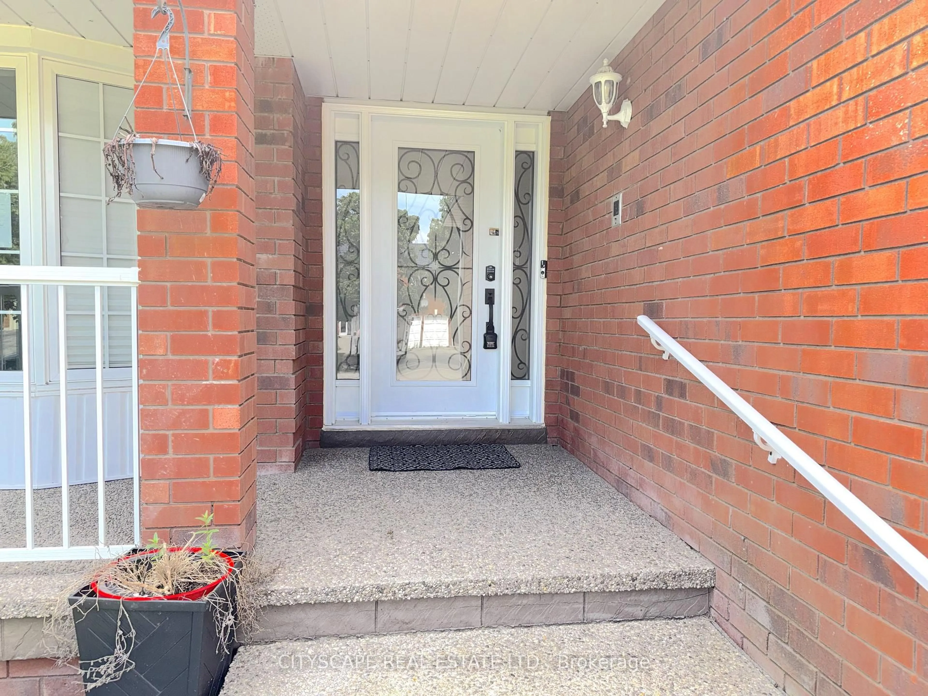 Unknown for 6 Diane Crt, Brampton Ontario L6Y 3E3