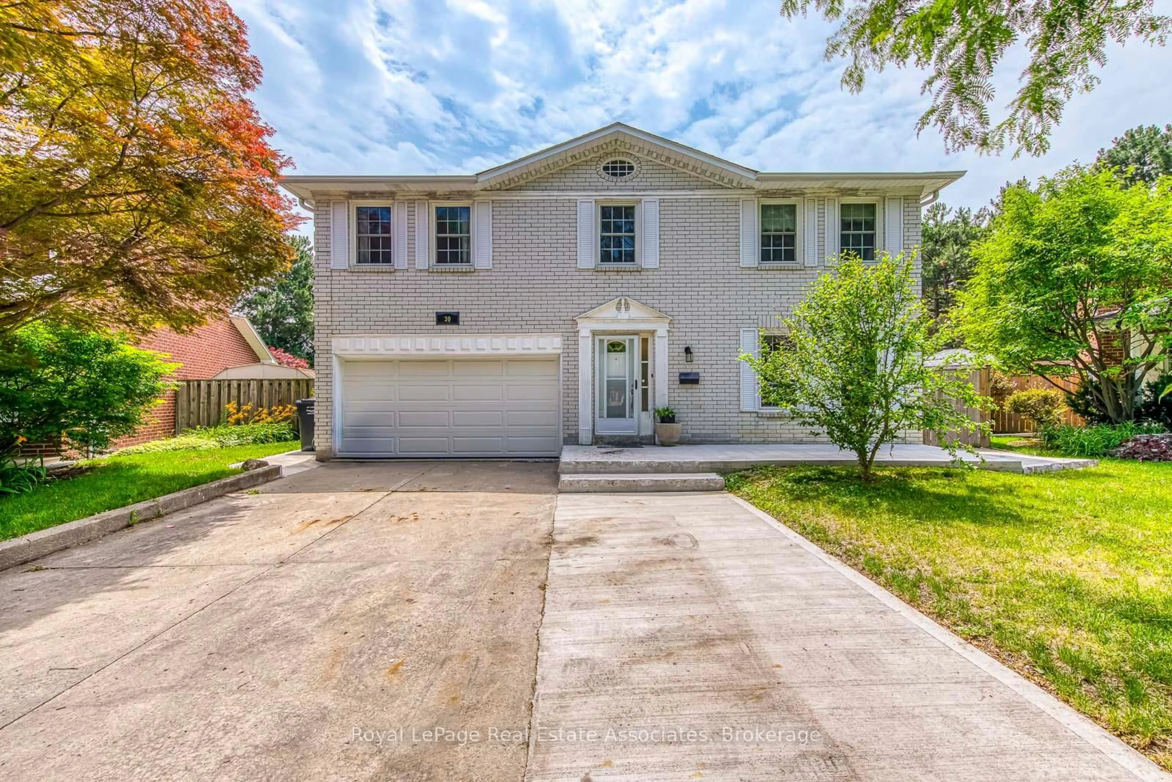 Home with vinyl exterior material, street for 30 Marlow Pl, Brampton Ontario L6S 2X3