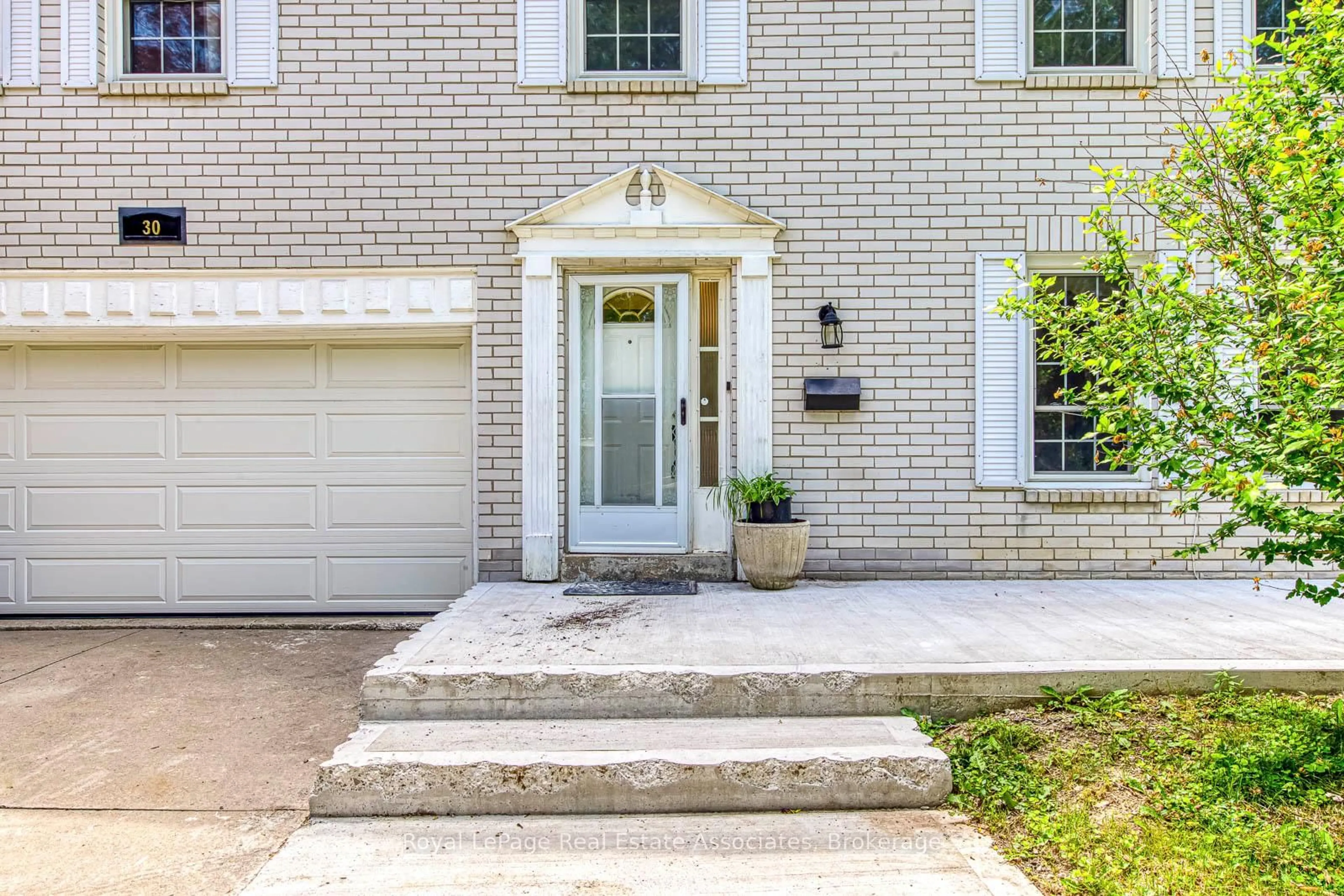 Home with brick exterior material, street for 30 Marlow Pl, Brampton Ontario L6S 2X3