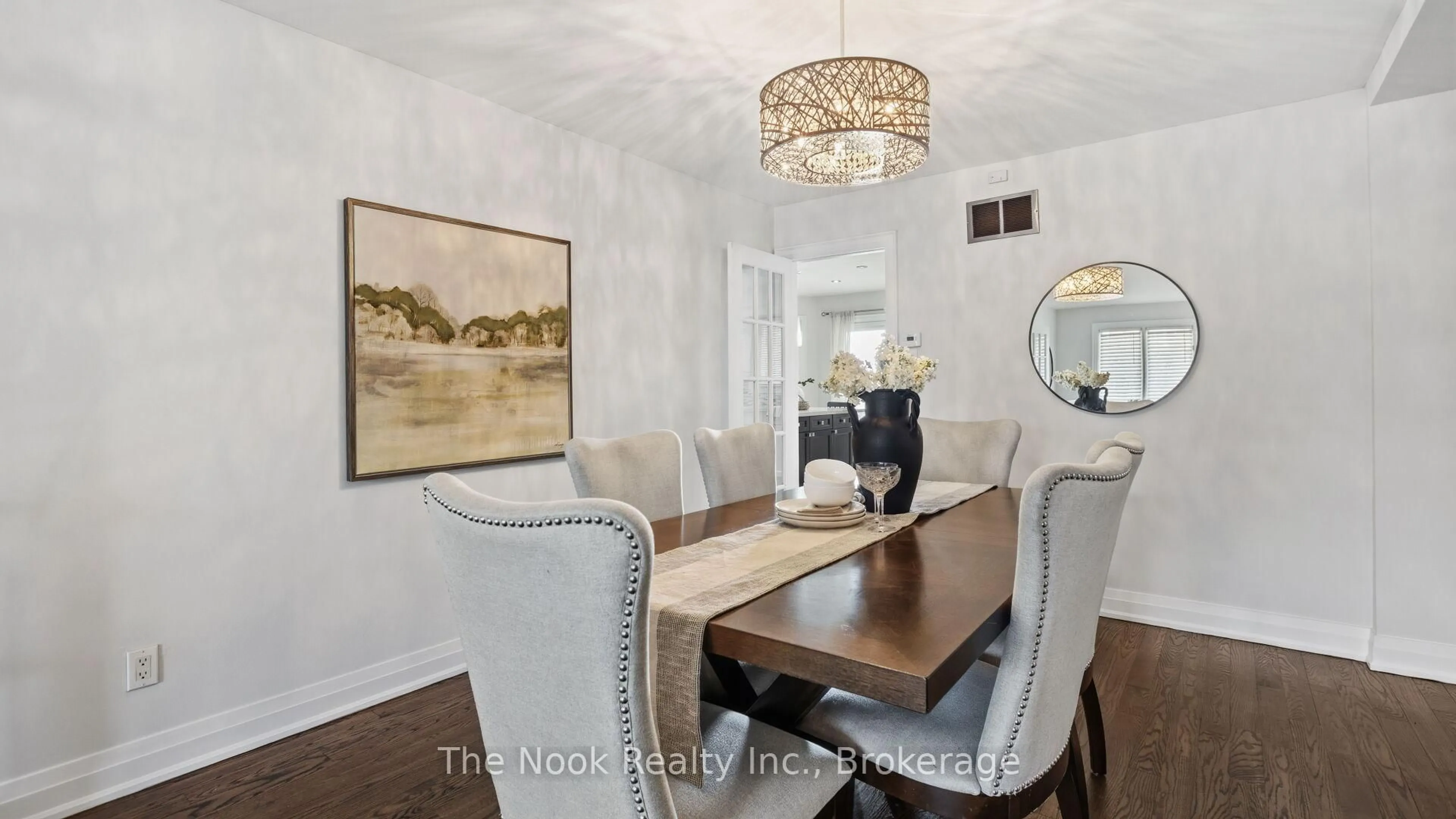 Dining room, wood/laminate floor for 938 Wetherby Lane, Mississauga Ontario L4W 4S7