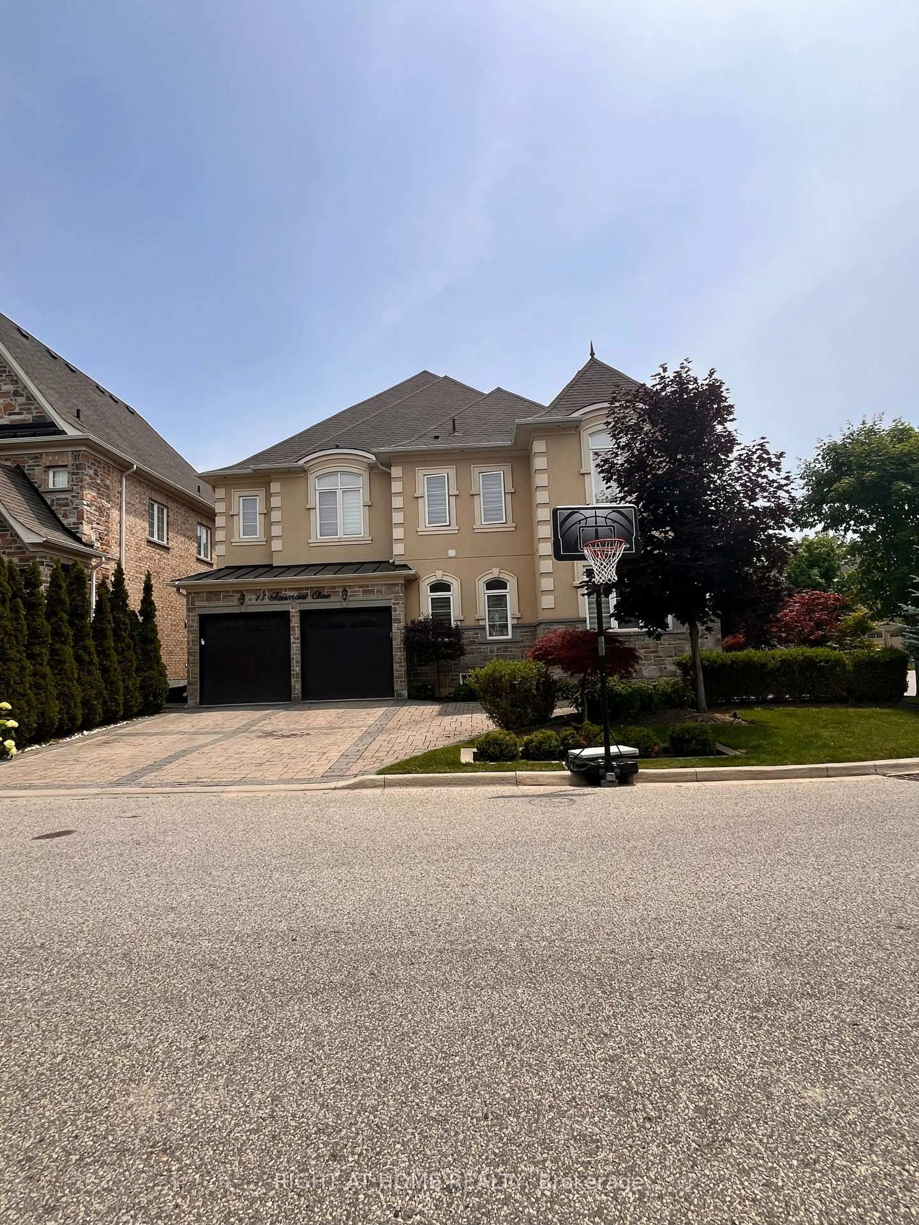 Unknown for 11 Fairmont Clse, Brampton Ontario L6Y 2Y3